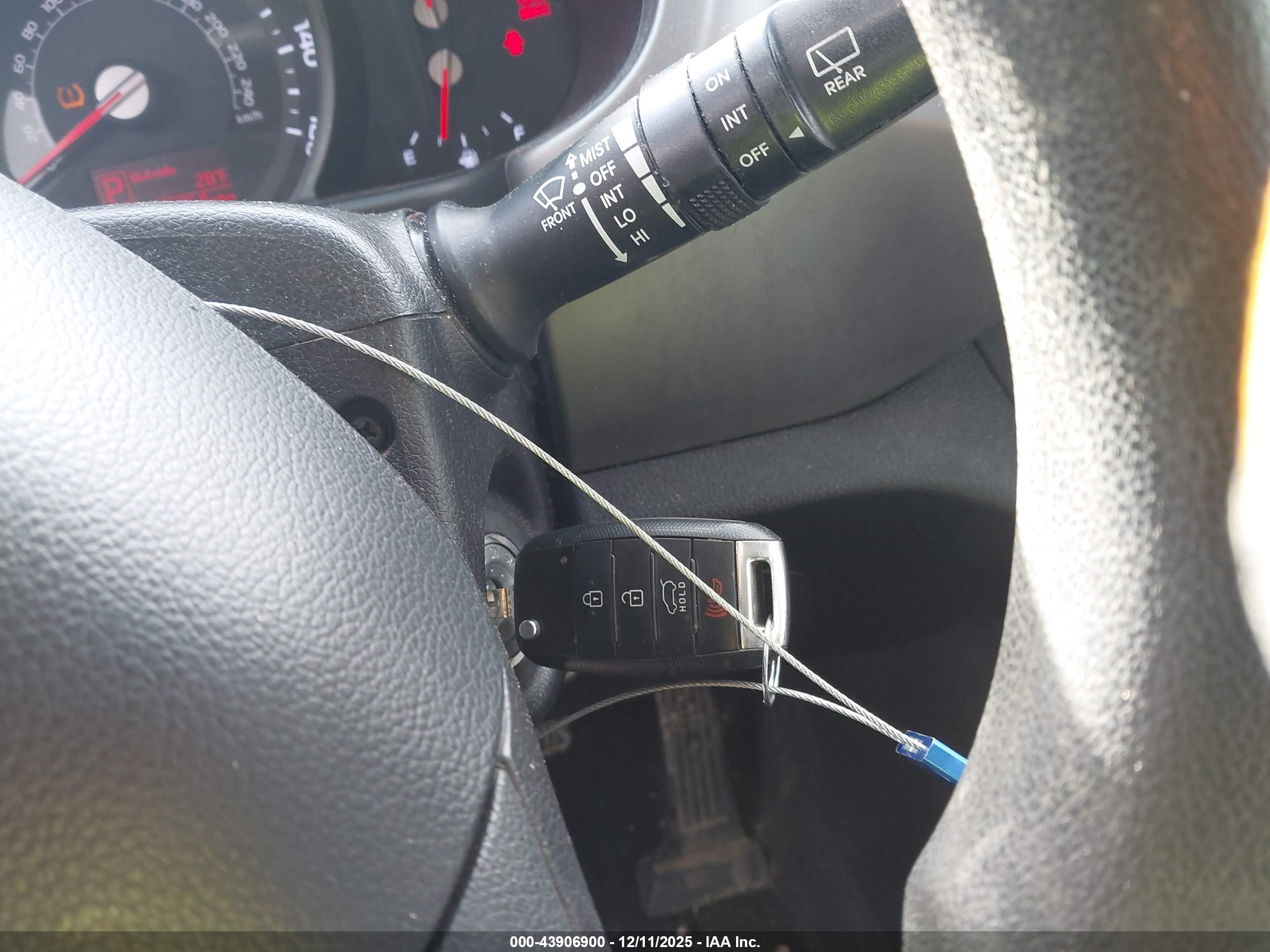 KIA SPORTAGE image 11