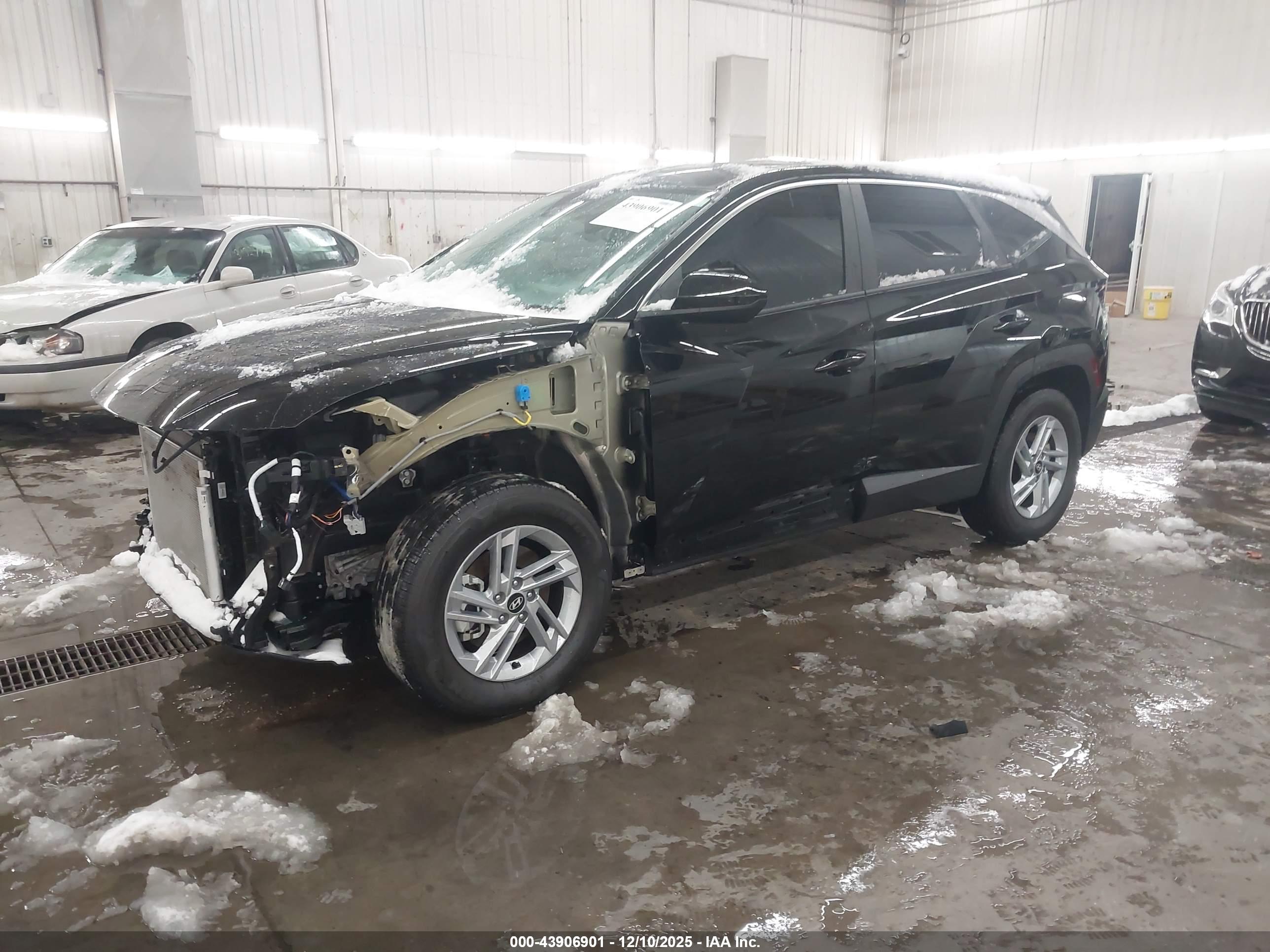 HYUNDAI TUCSON image 2
