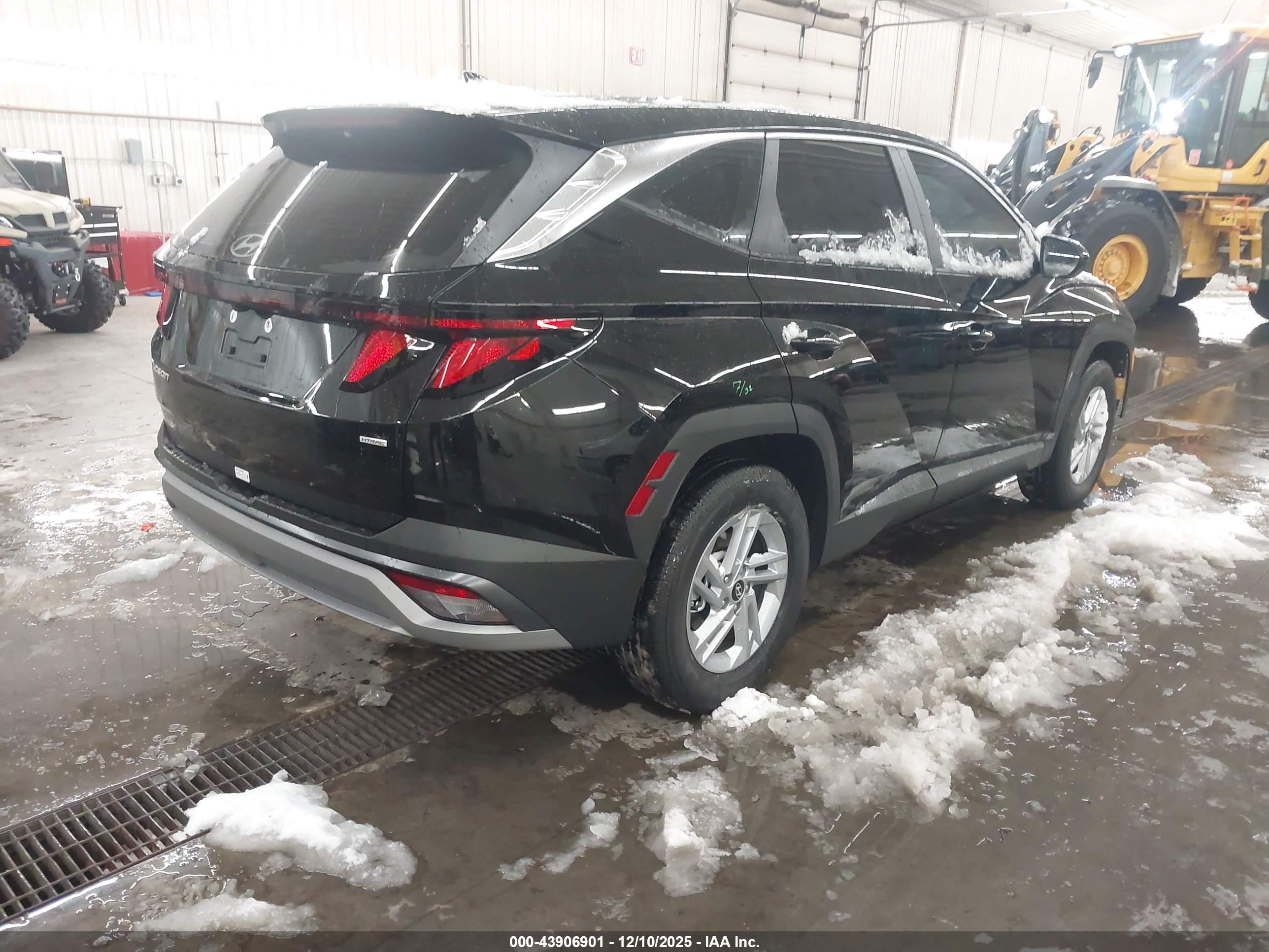 HYUNDAI TUCSON image 4