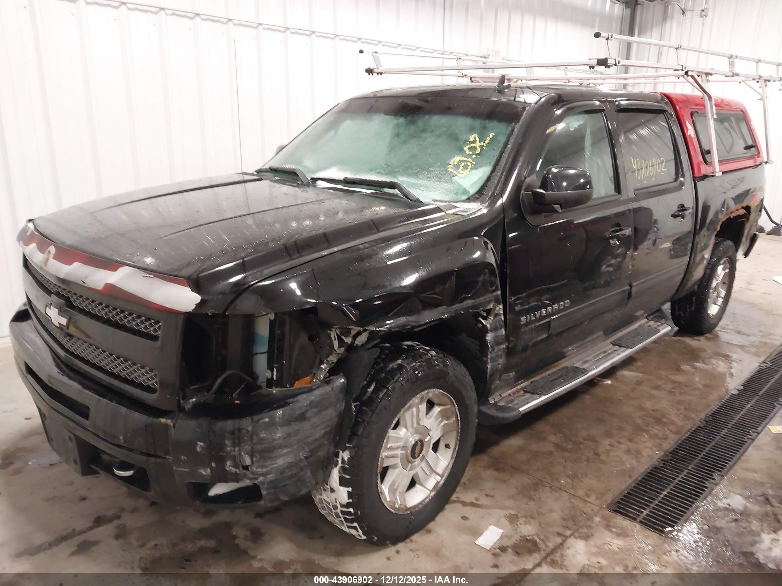 CHEVROLET SILVERADO image 2