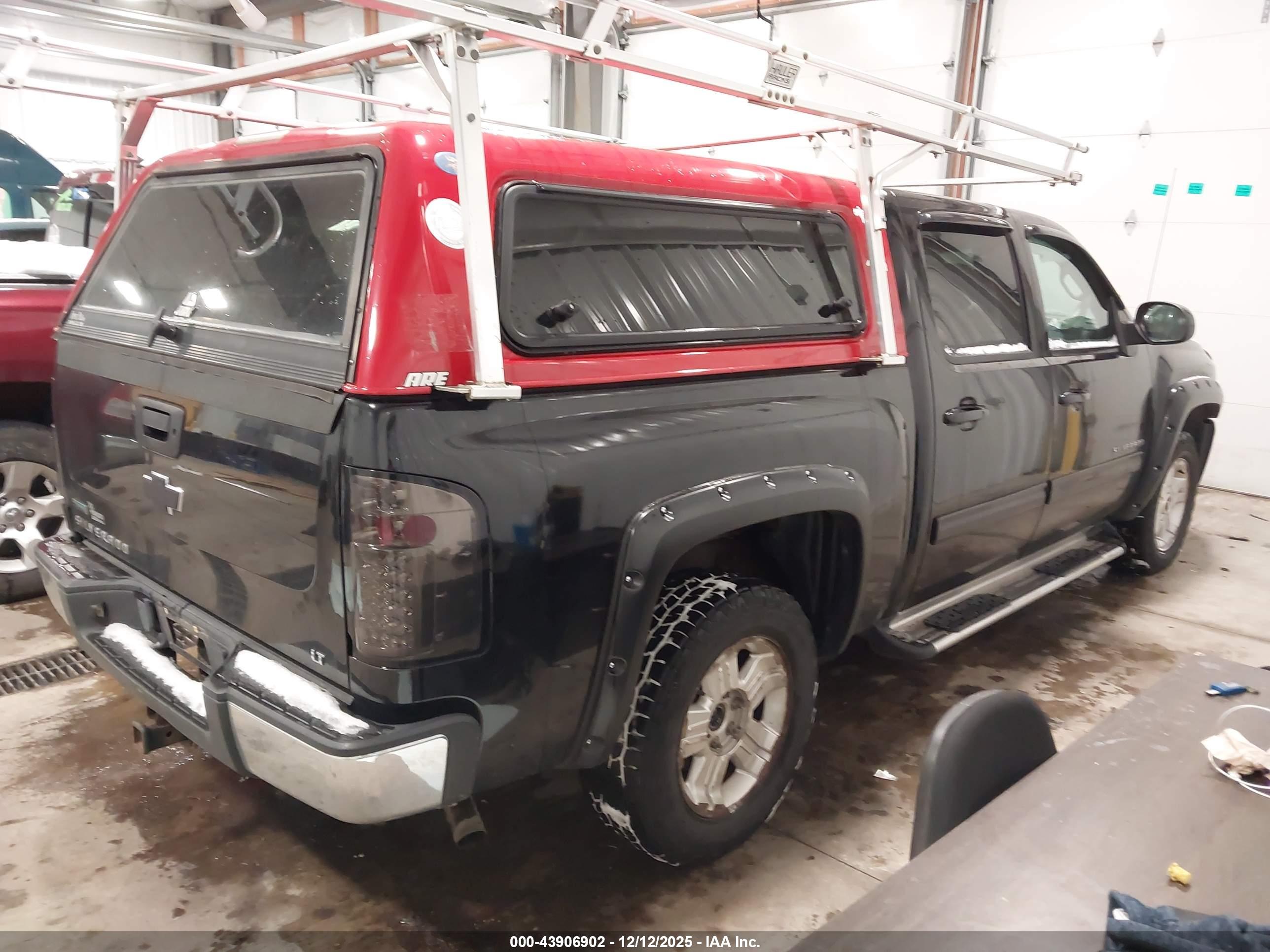 CHEVROLET SILVERADO image 4