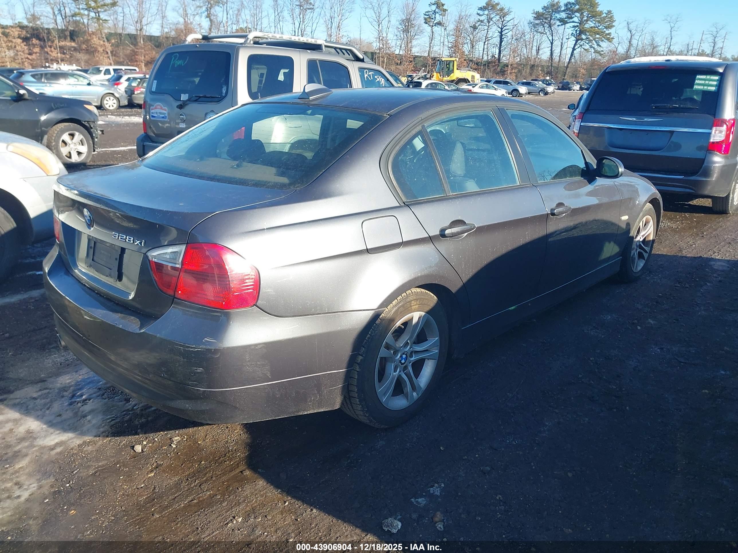 BMW 328XI image 4