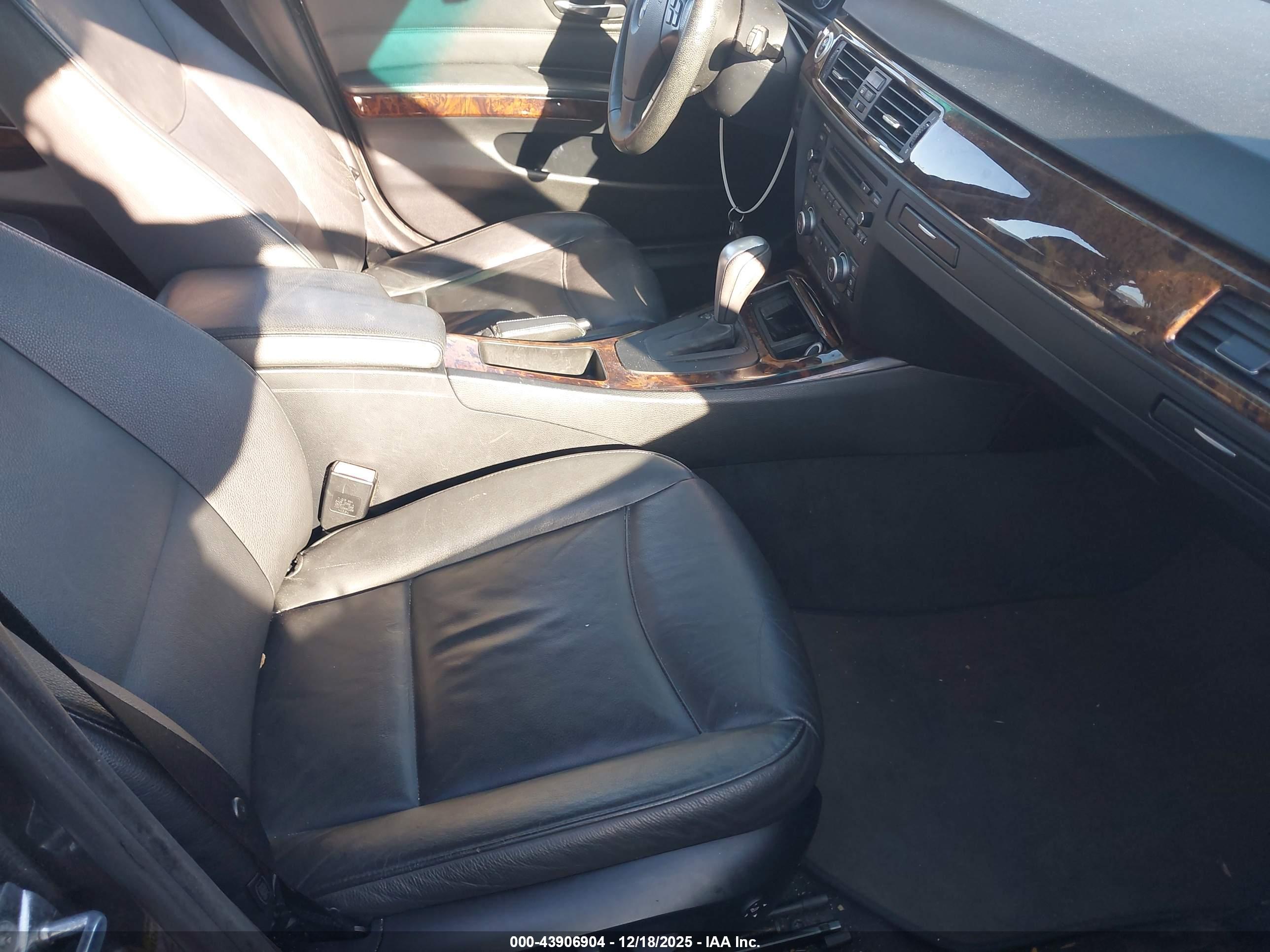 BMW 328XI image 5