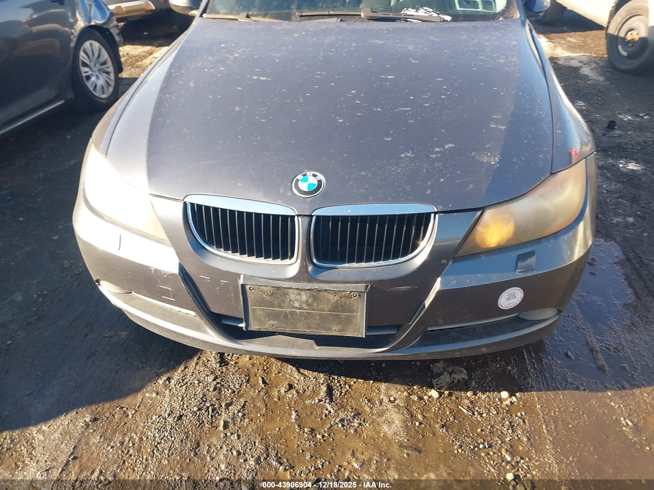 BMW 328XI image 6