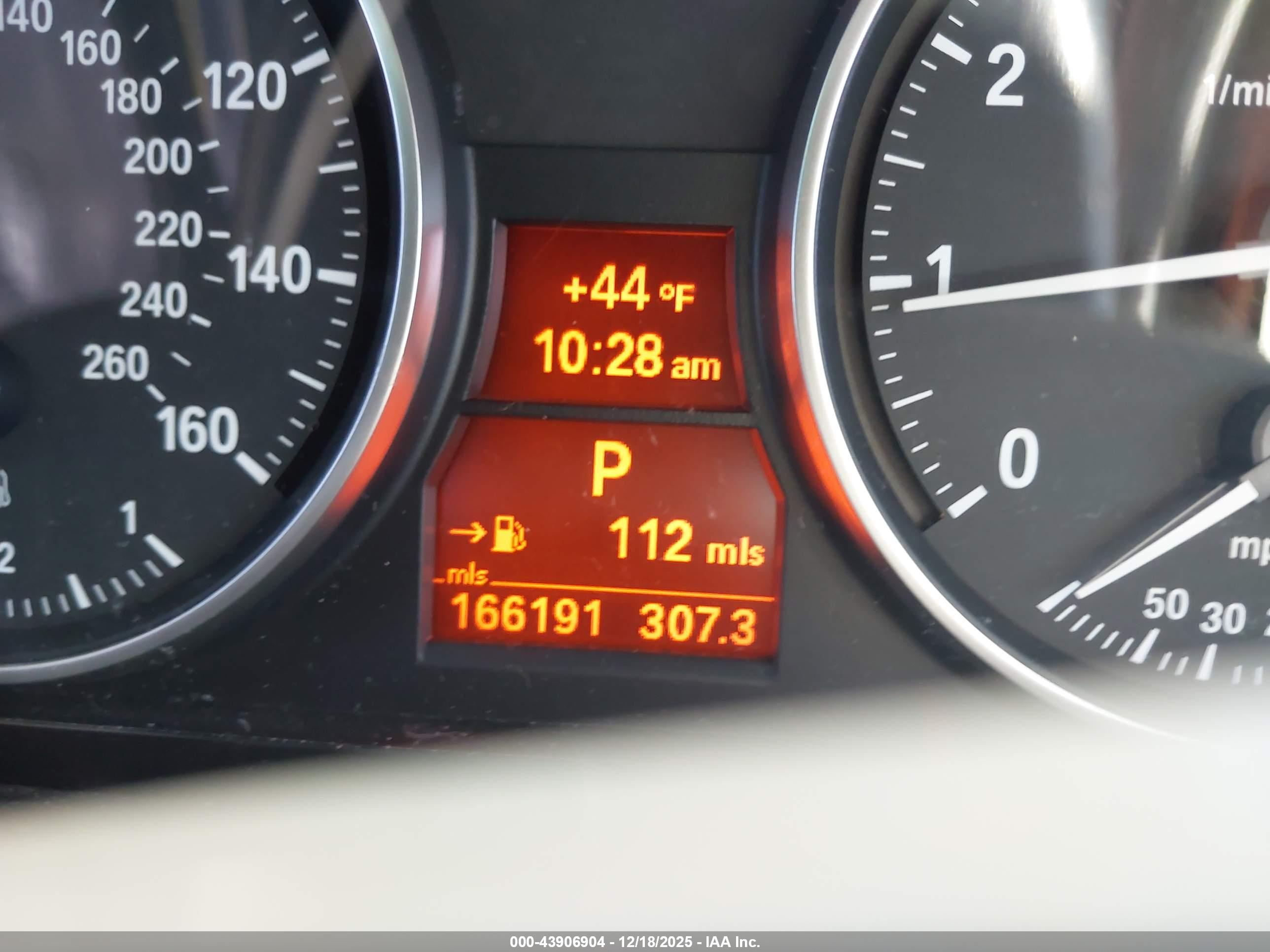 BMW 328XI image 7