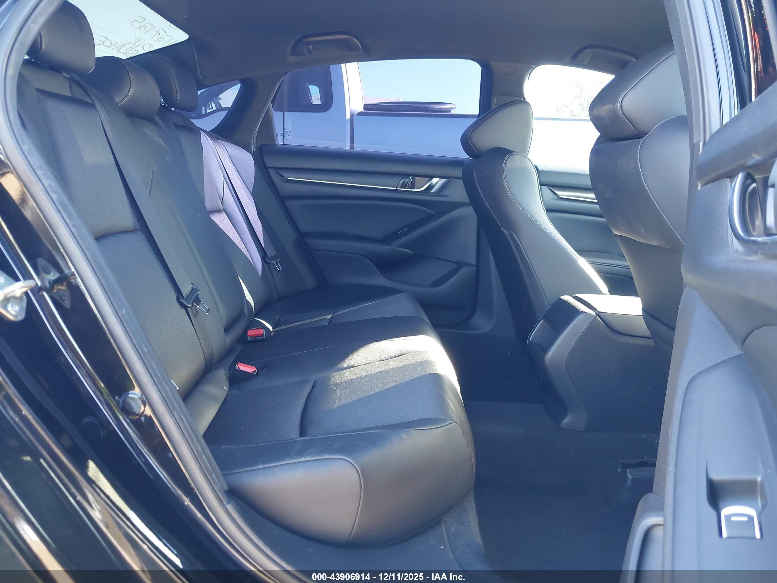 HONDA ACCORD image 8