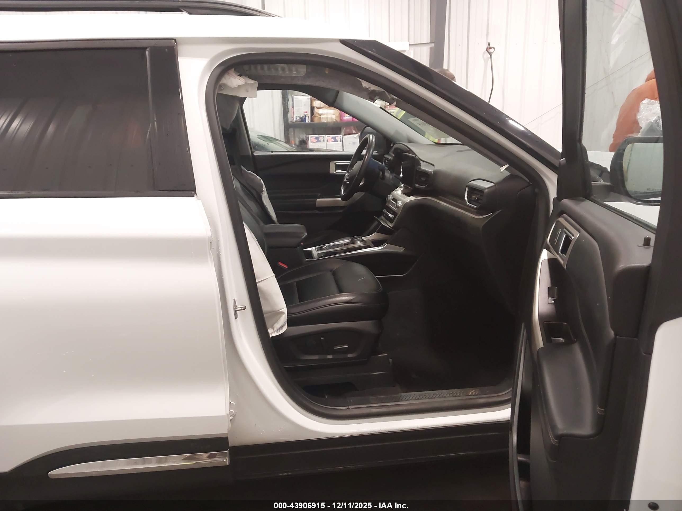 FORD EXPLORER image 5