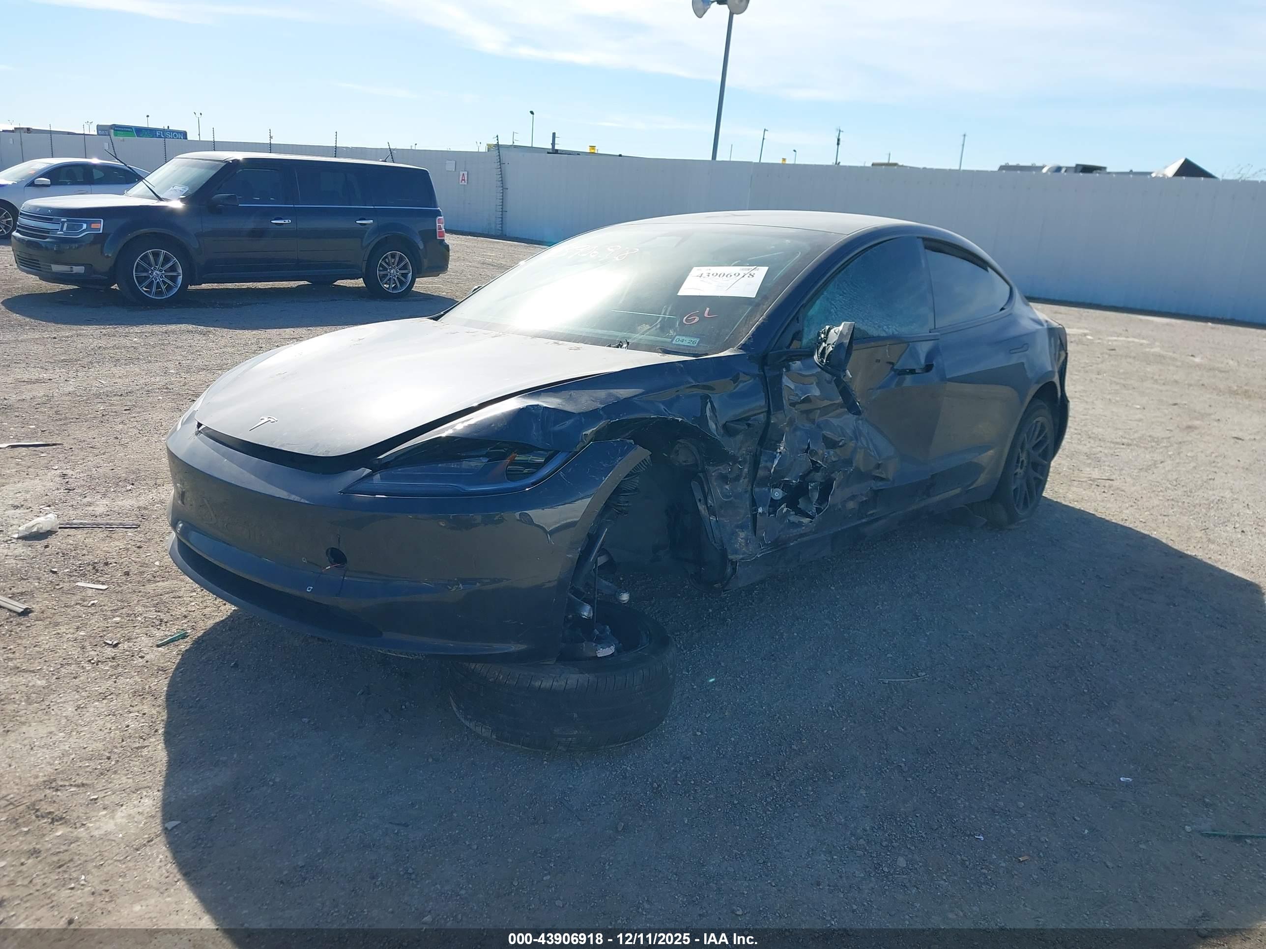 TESLA MODEL image 2