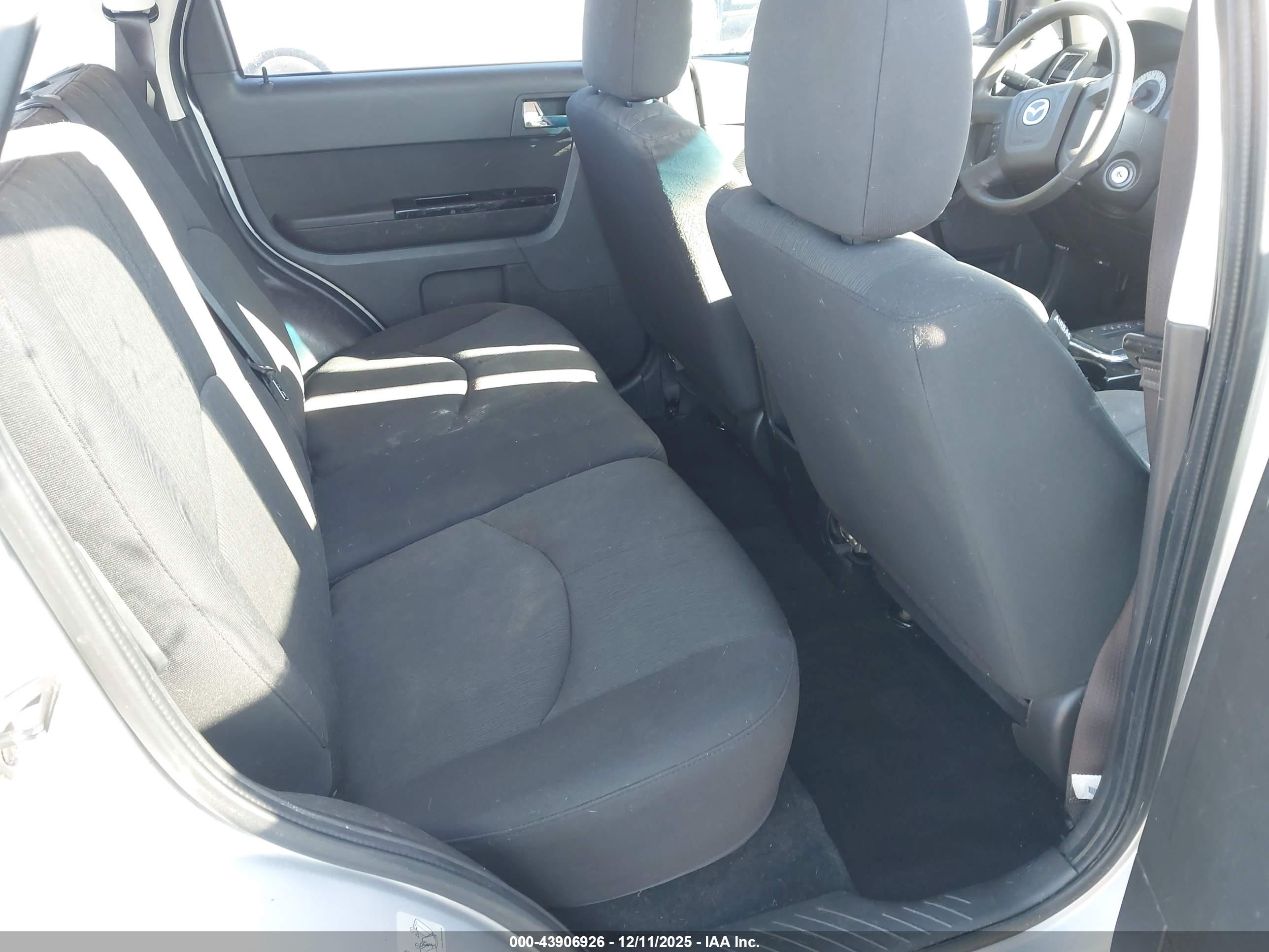 MAZDA TRIBUTE image 8