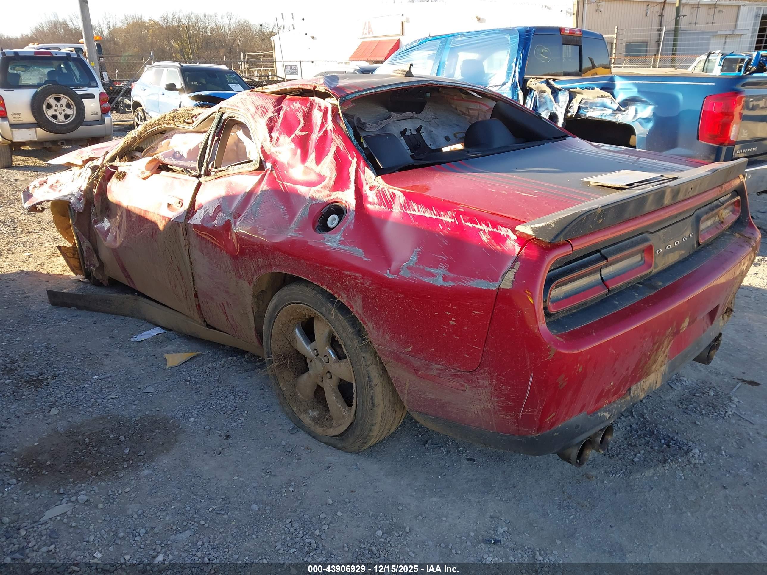 DODGE CHALLENGER image 3