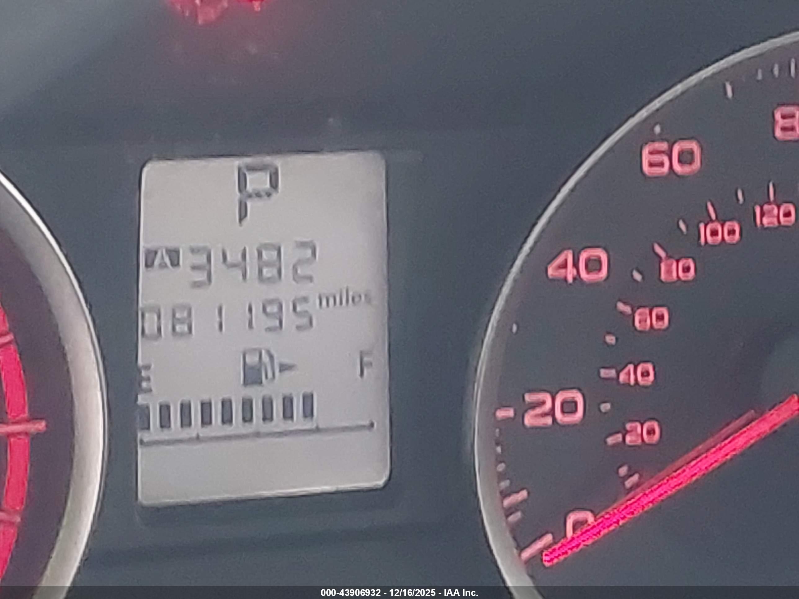 SUBARU FORESTER image 7