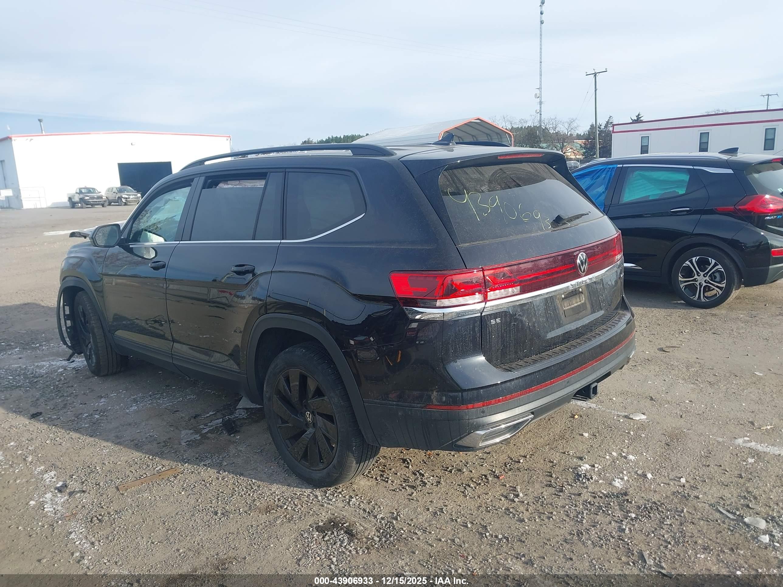 VOLKSWAGEN ATLAS image 3