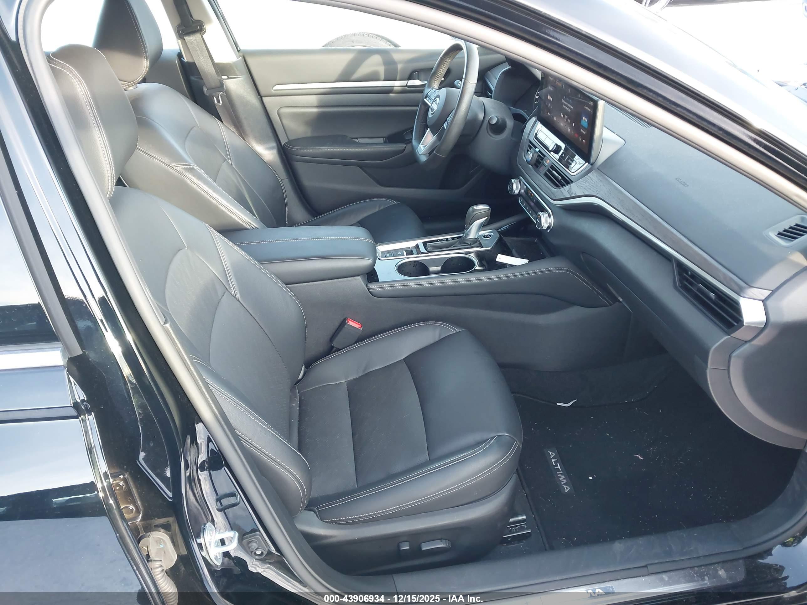NISSAN ALTIMA image 5