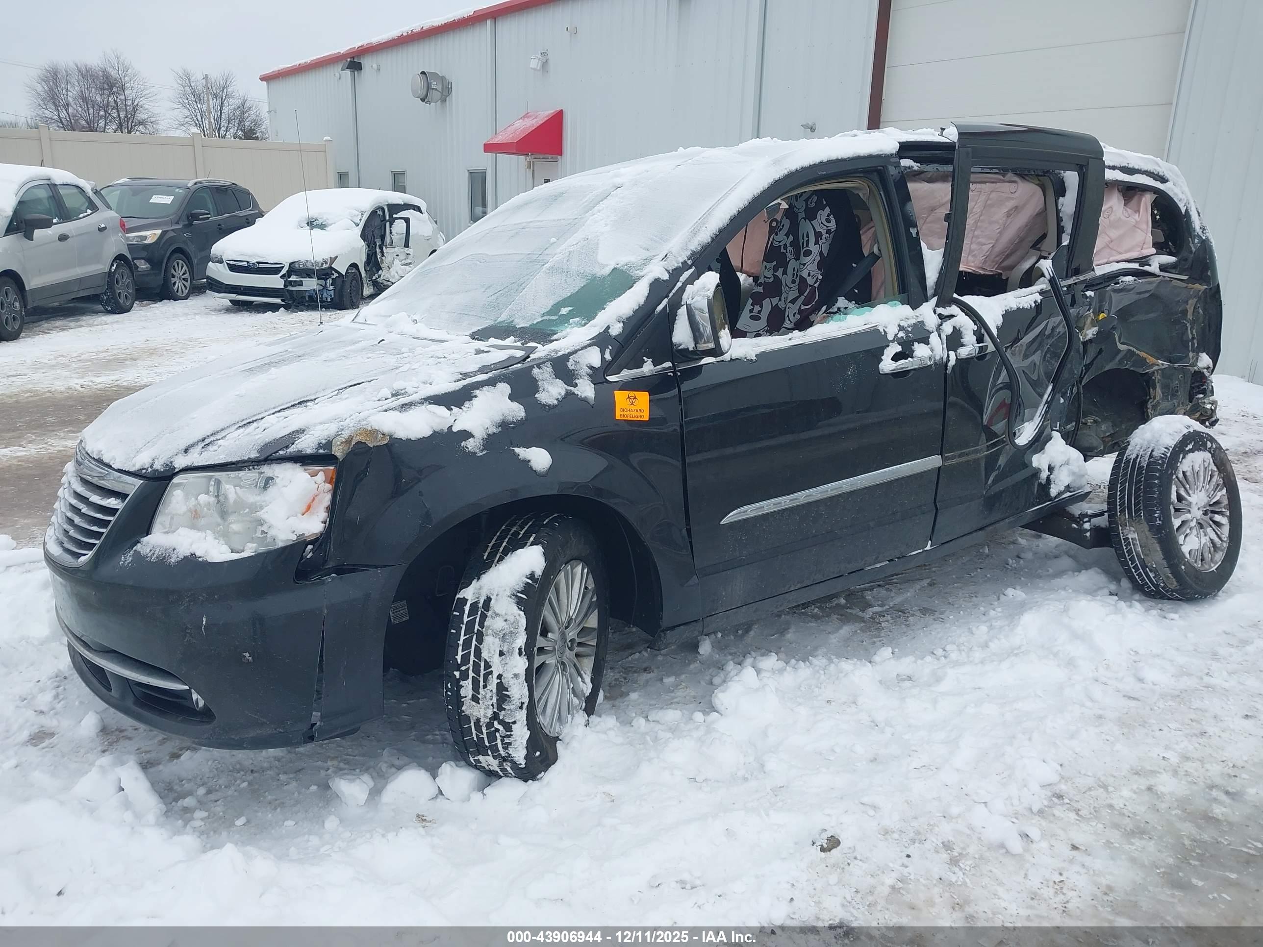 CHRYSLER TOWN image 2