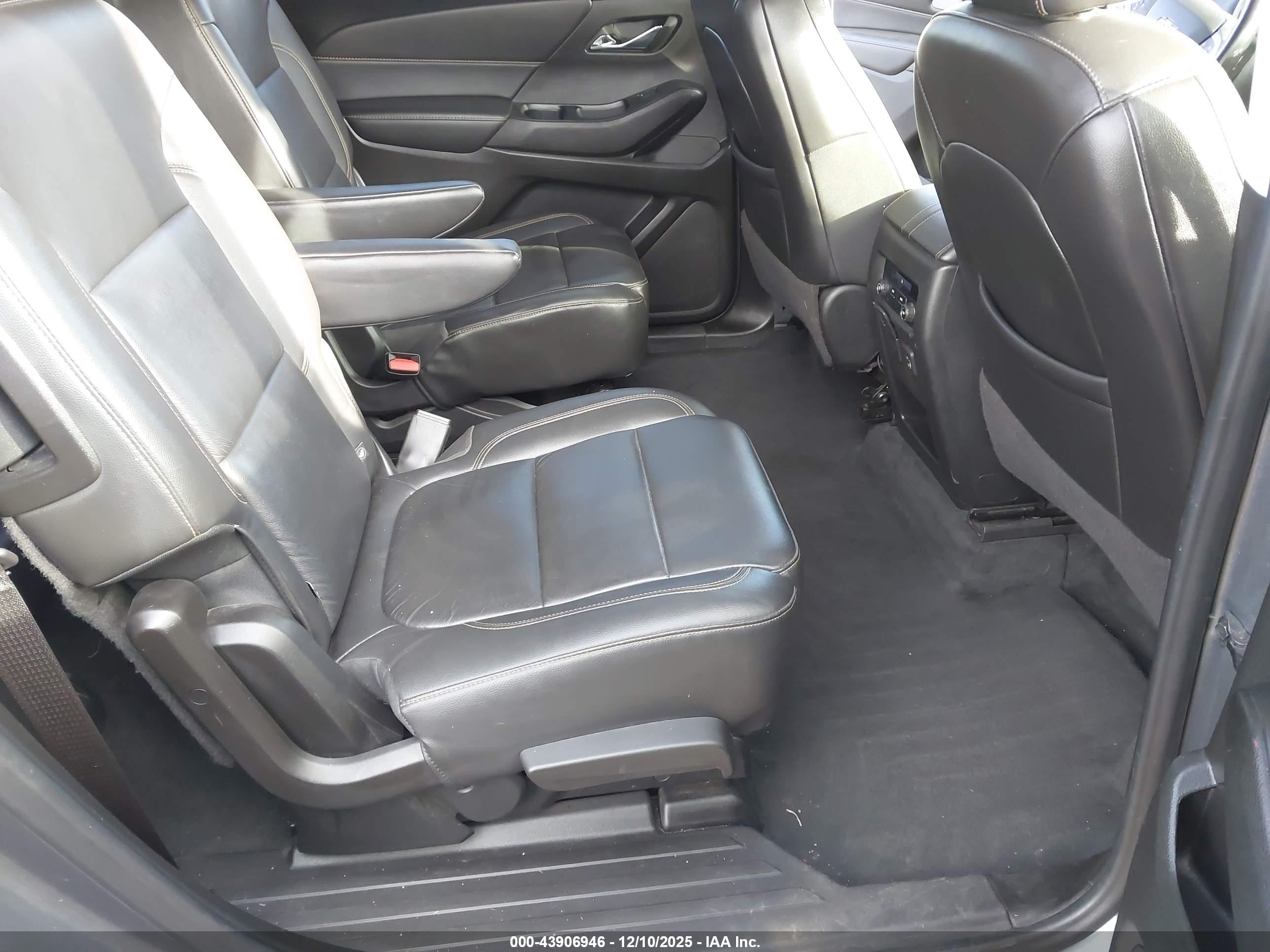CHEVROLET TRAVERSE image 8