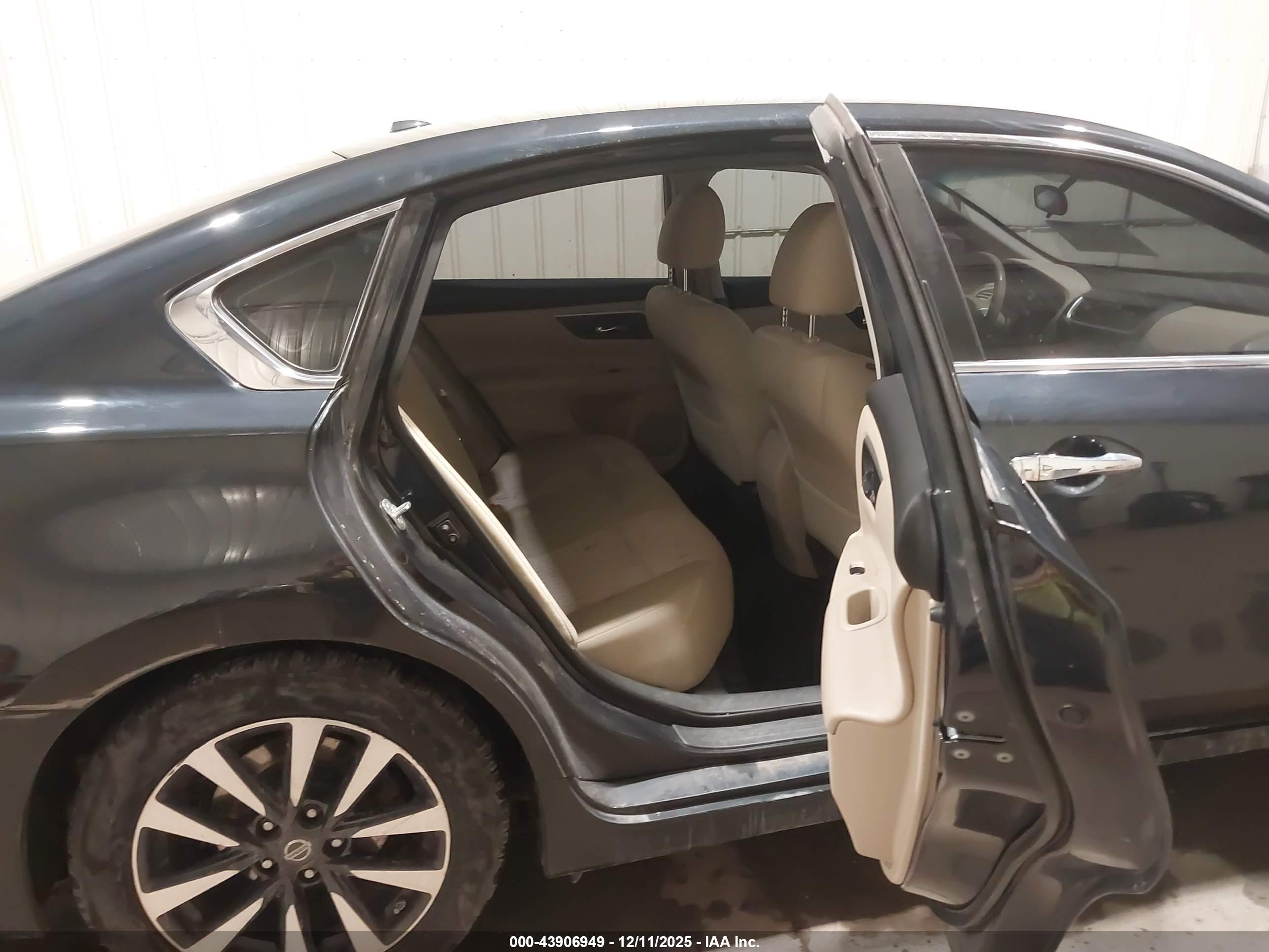 NISSAN ALTIMA image 8