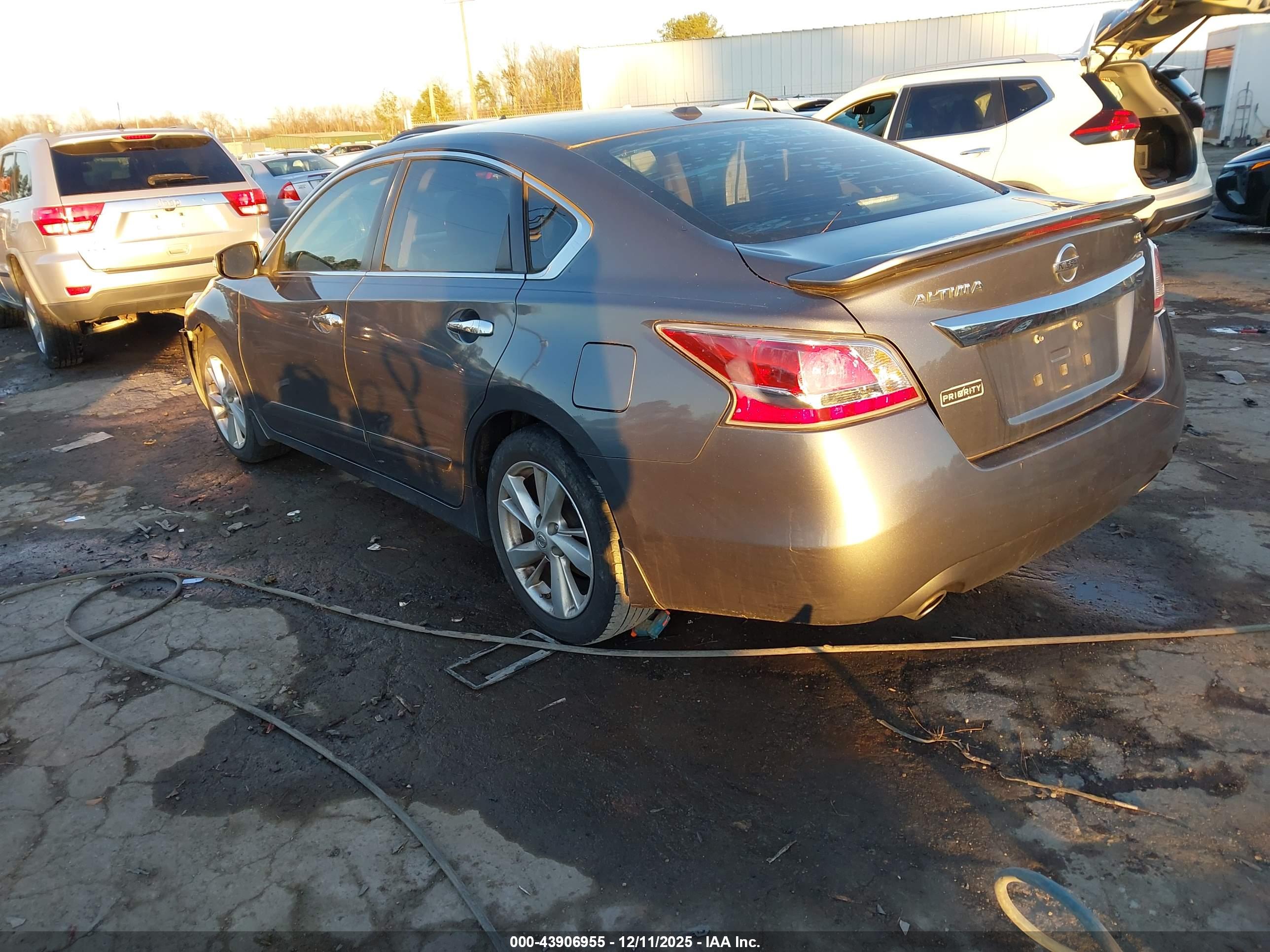 NISSAN ALTIMA image 3