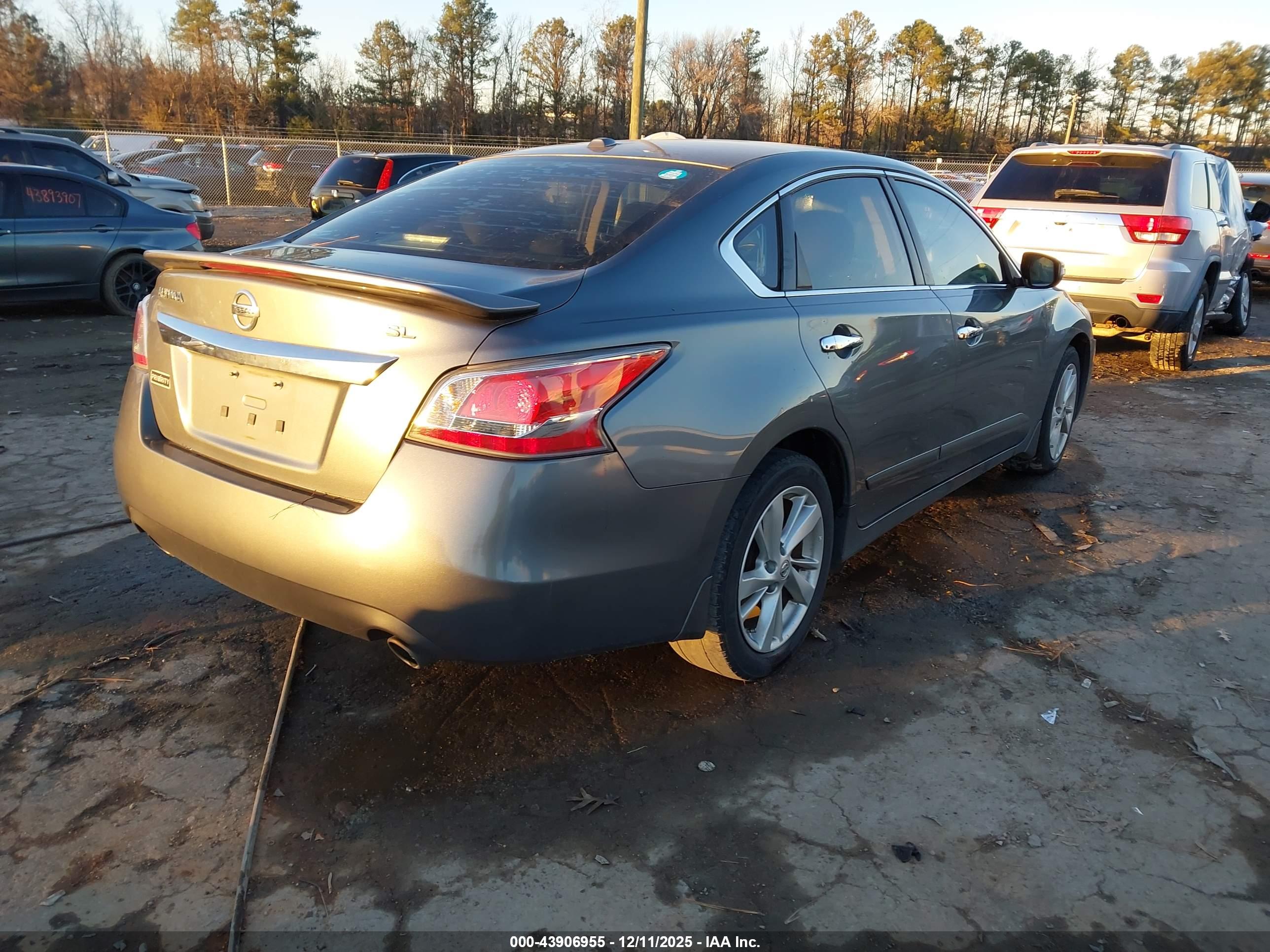 NISSAN ALTIMA image 4