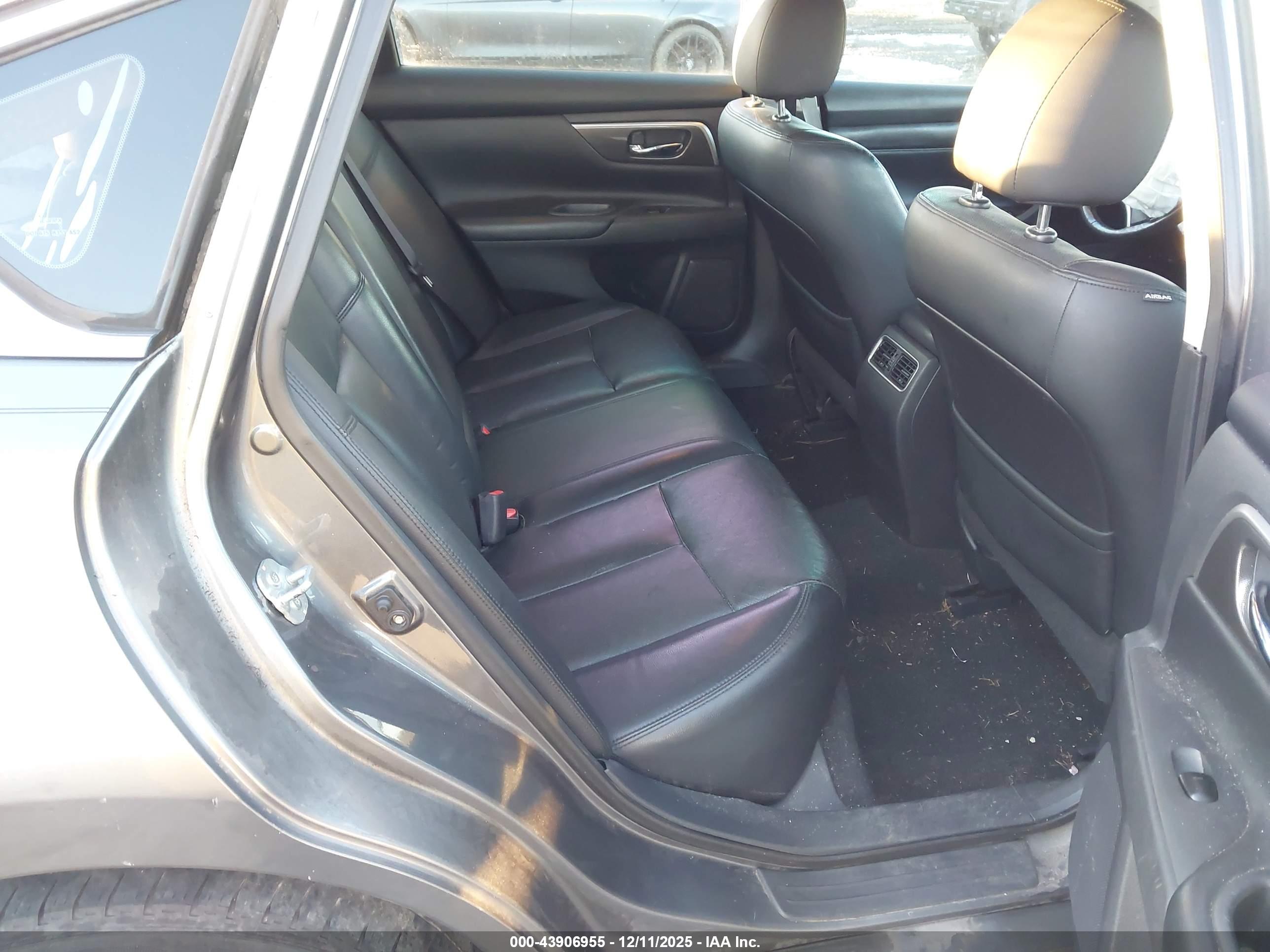 NISSAN ALTIMA image 8