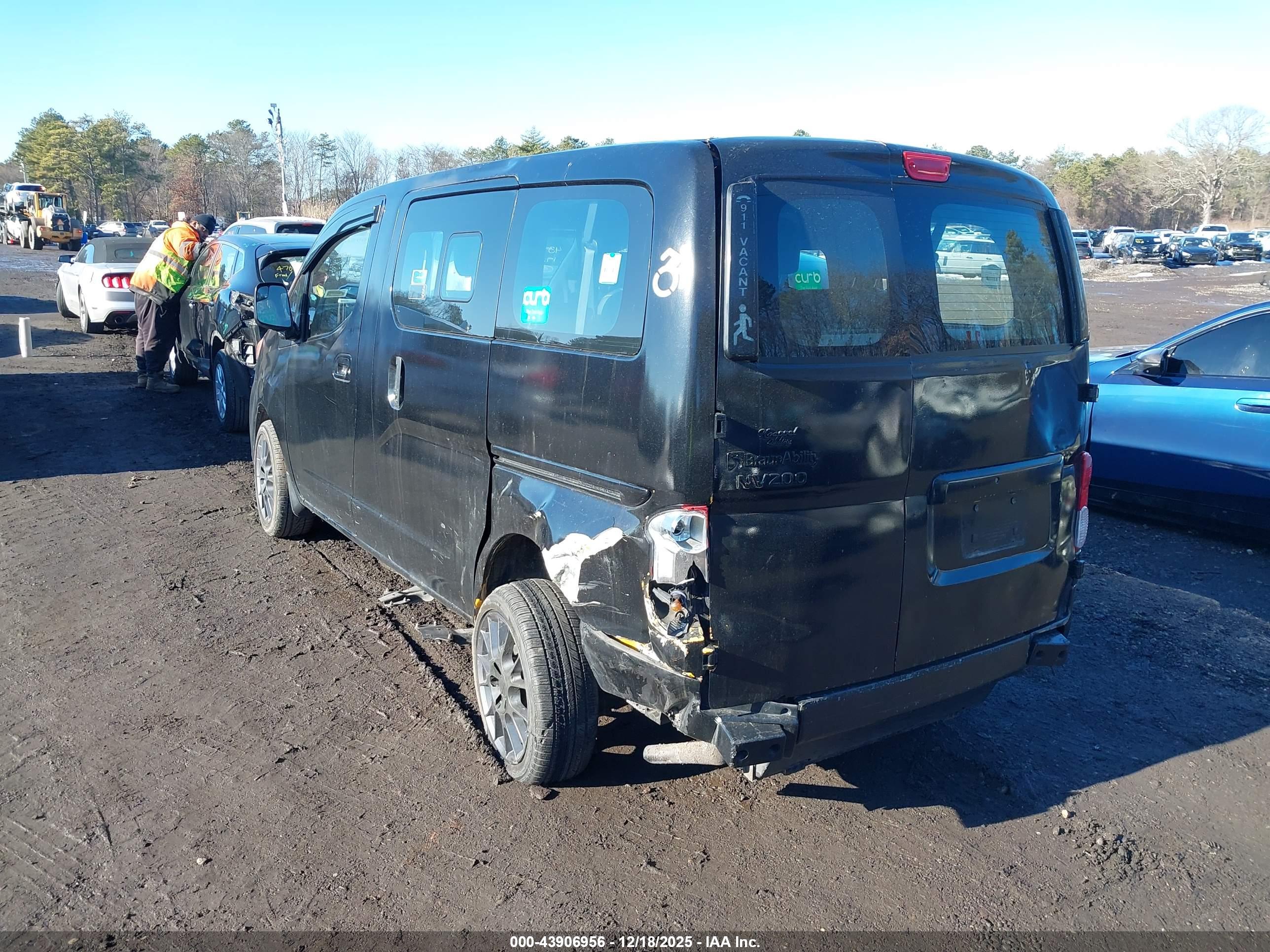 NISSAN NV200 image 6