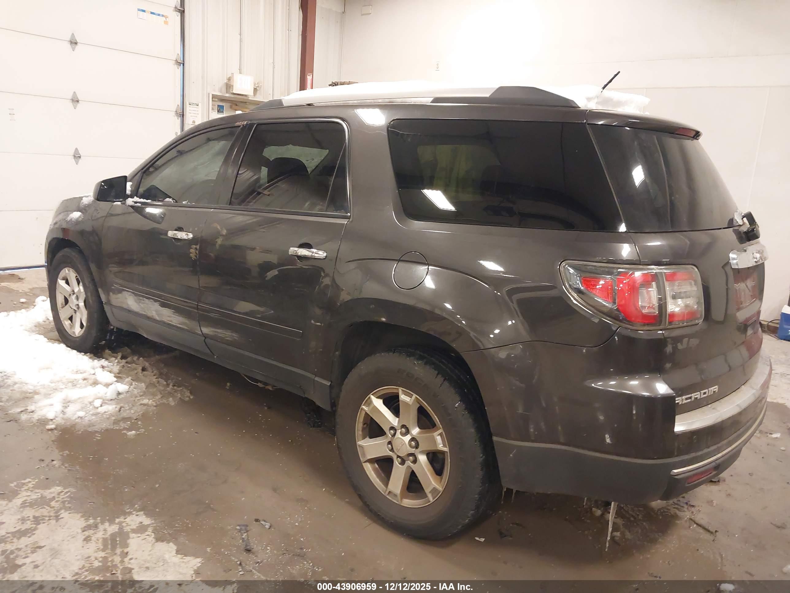 GMC ACADIA image 3
