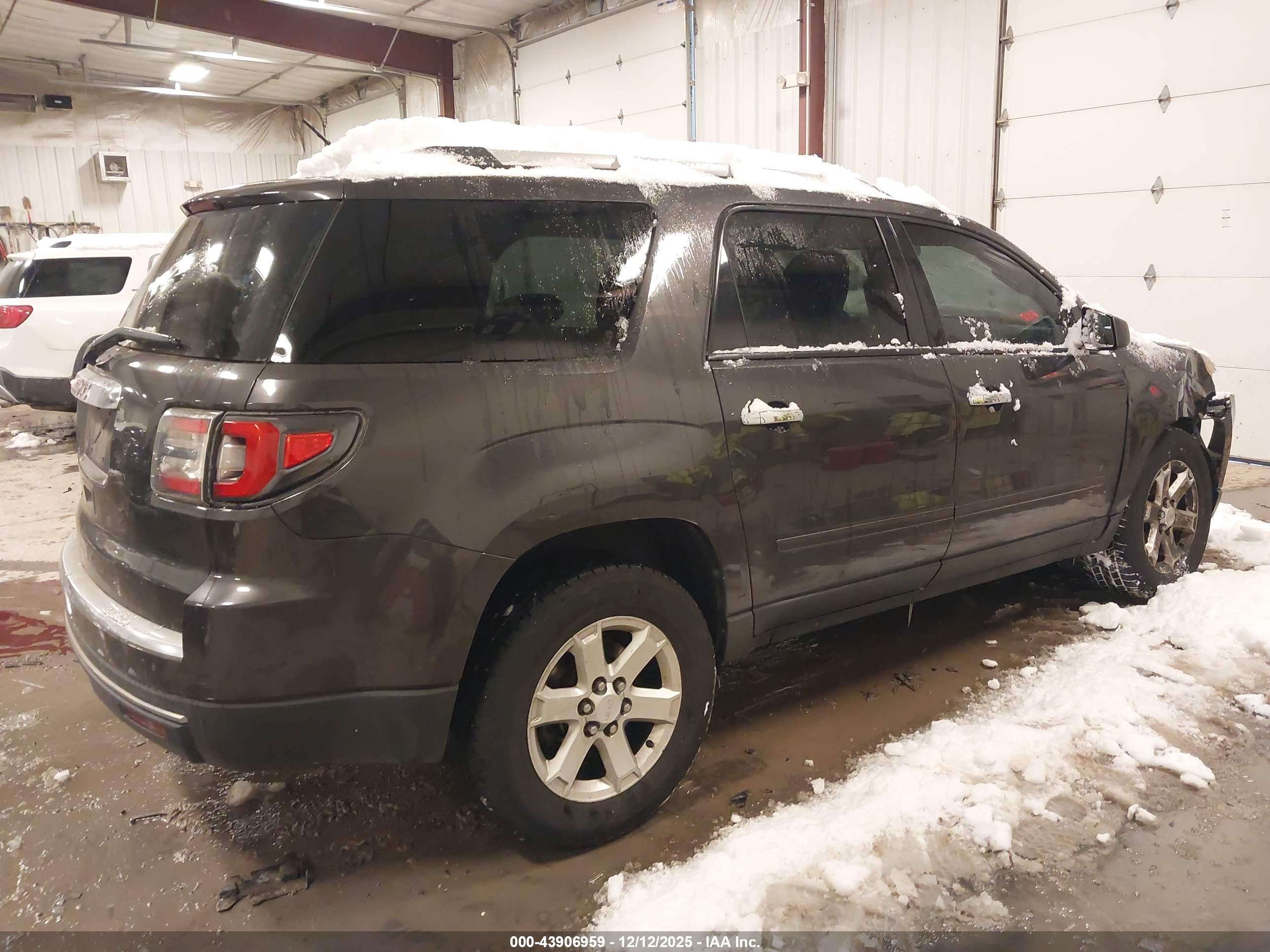 GMC ACADIA image 4