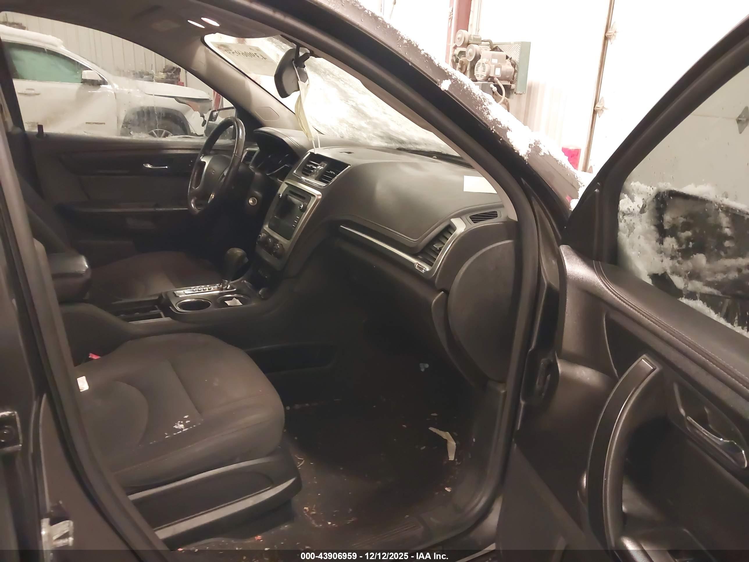 GMC ACADIA image 5