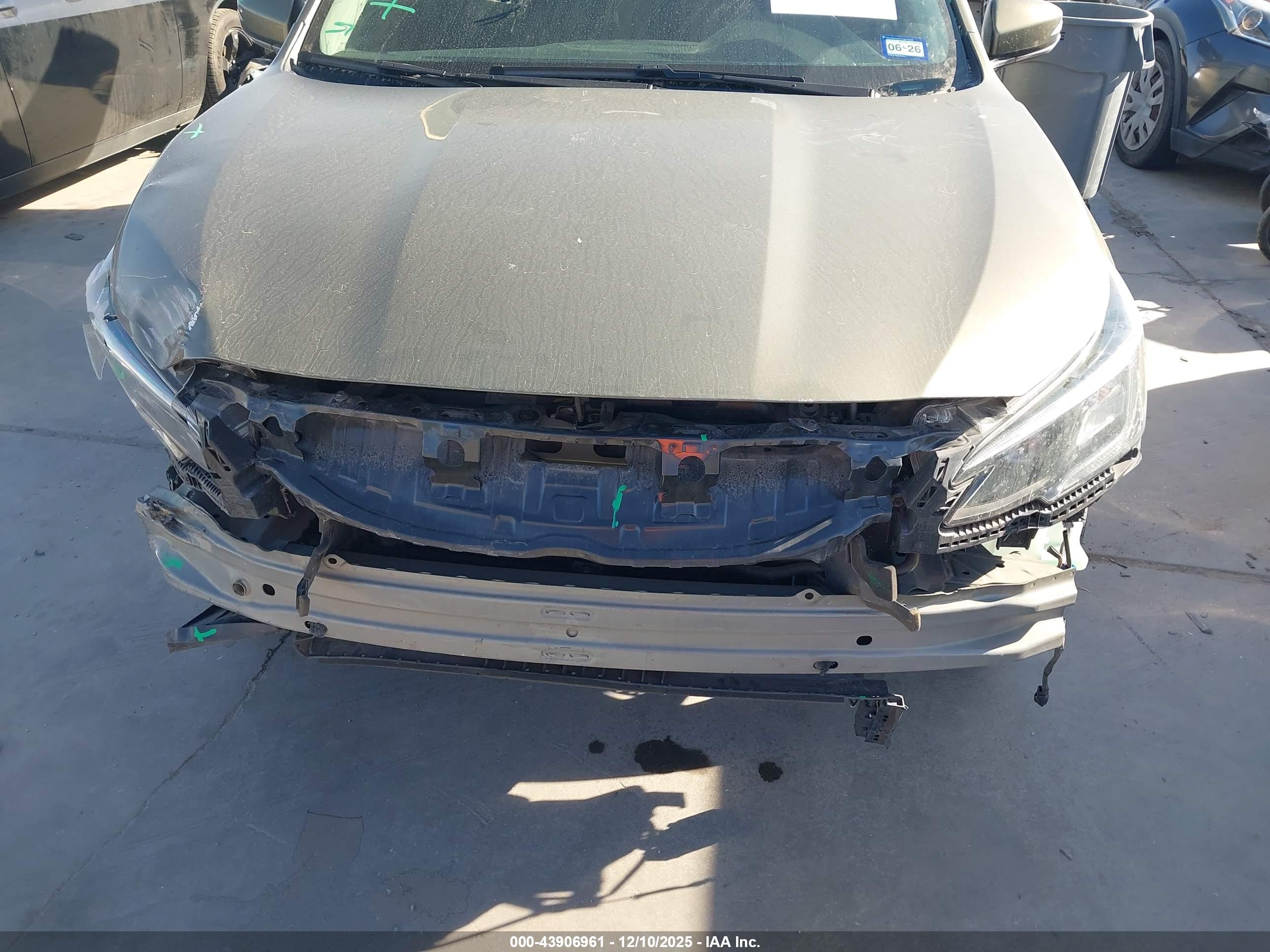 SUBARU OUTBACK image 6