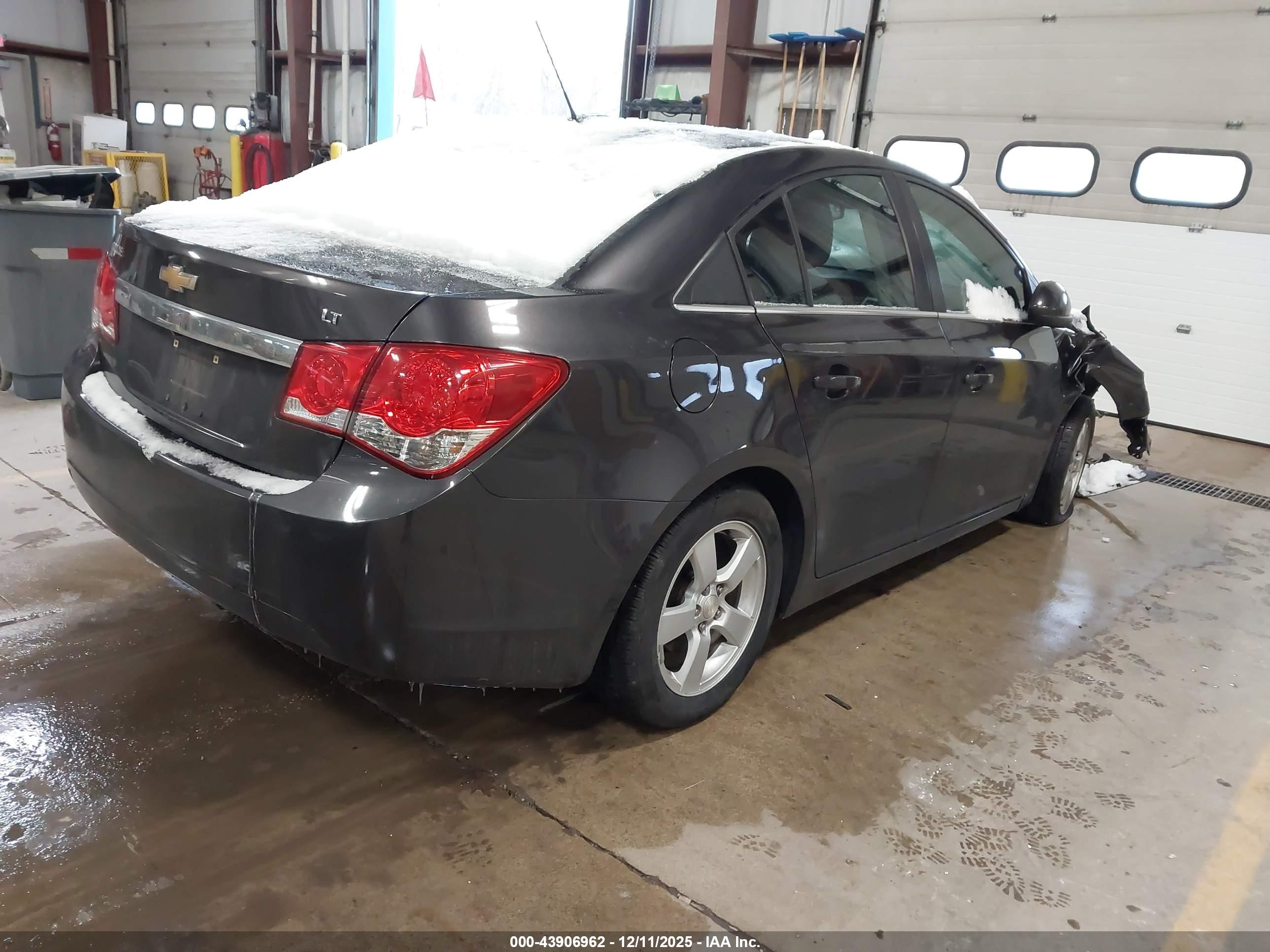 CHEVROLET CRUZE image 4