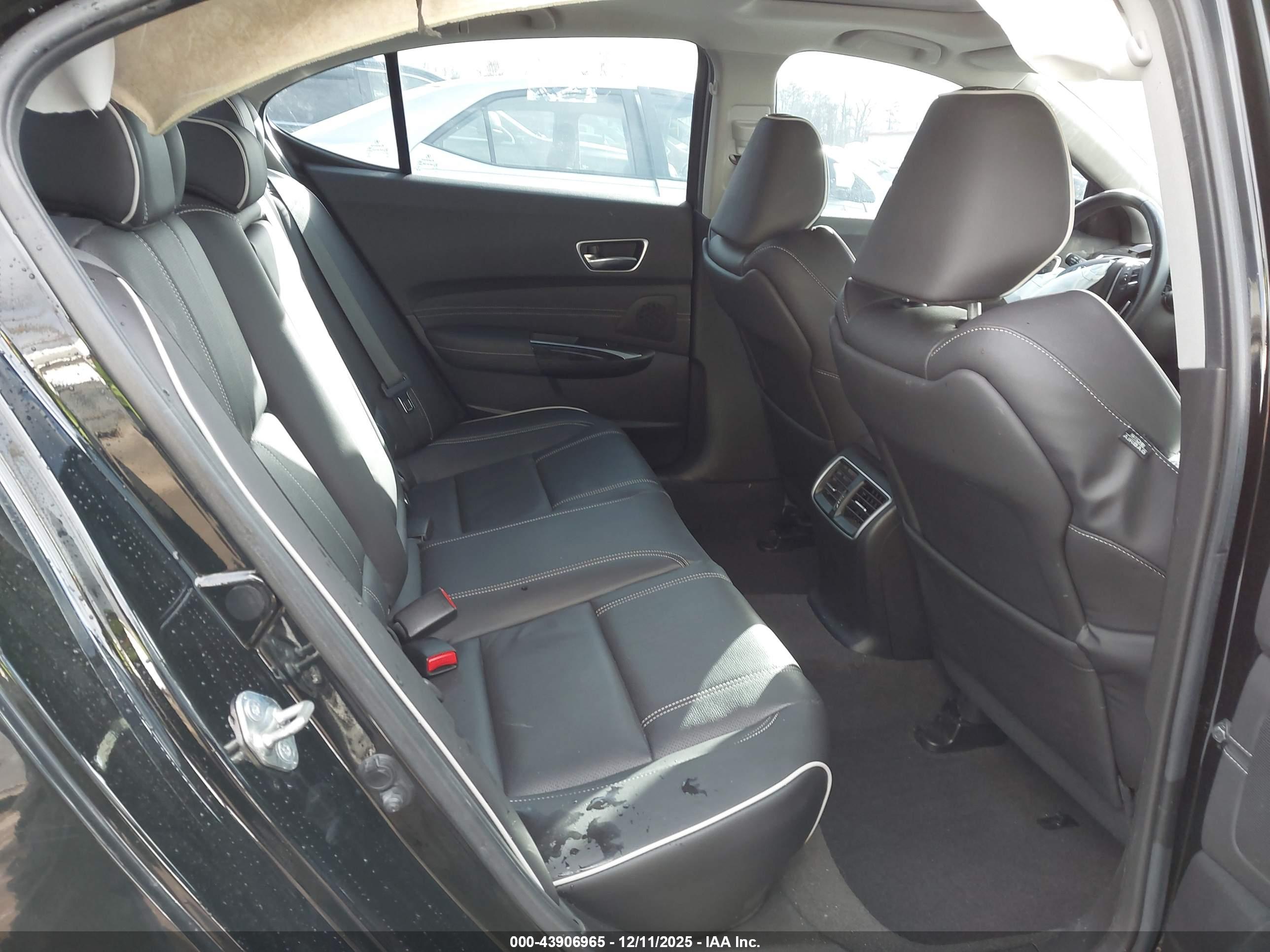 ACURA TLX image 8