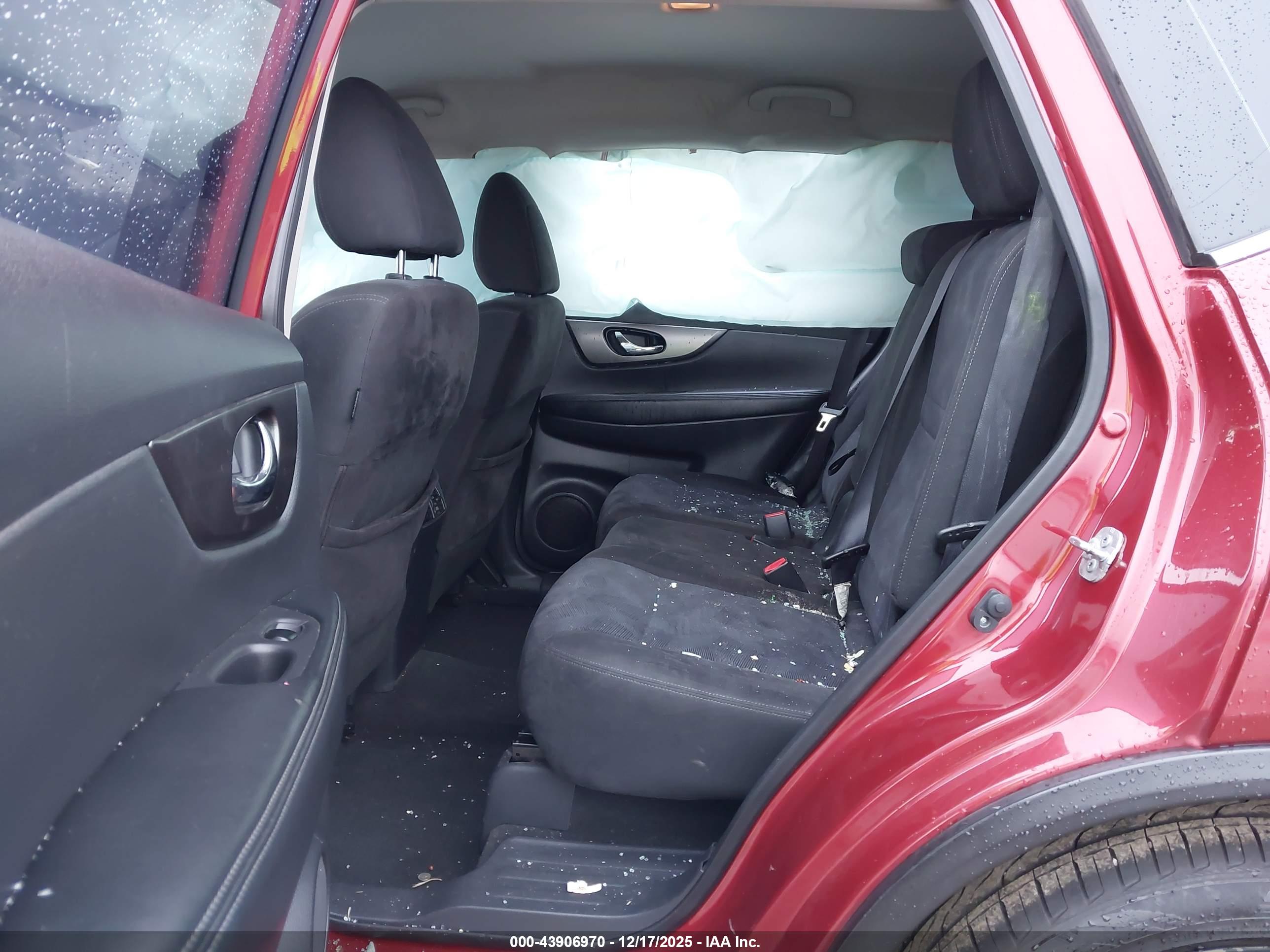 NISSAN ROGUE image 8