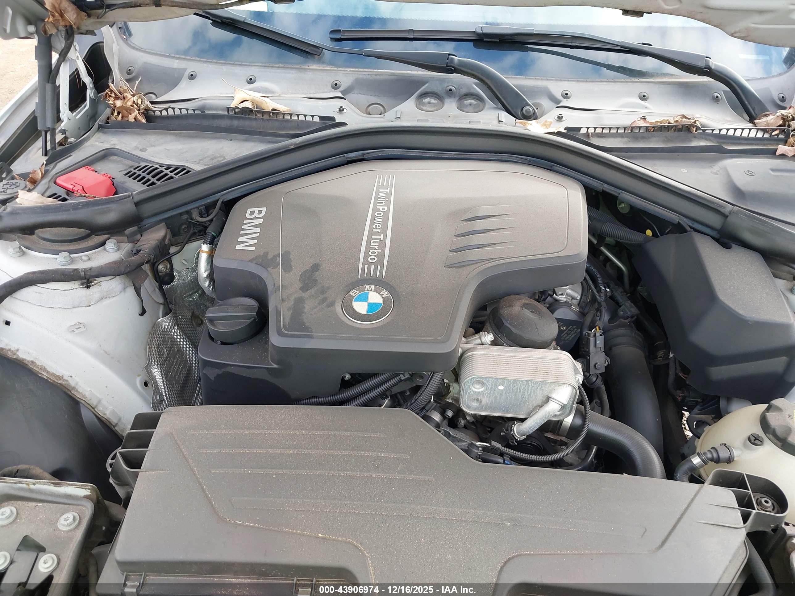 BMW 320I image 10