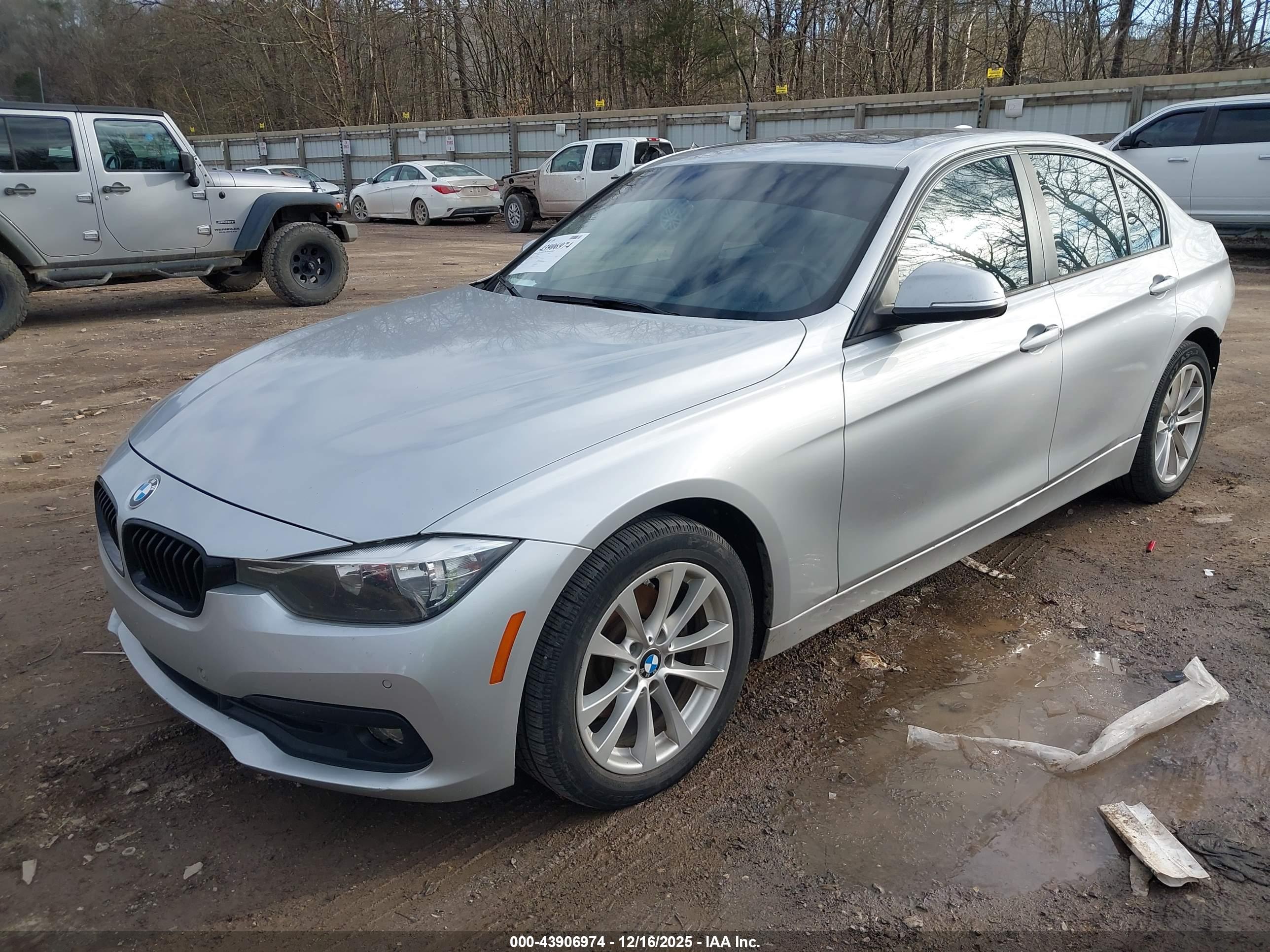 BMW 320I image 2
