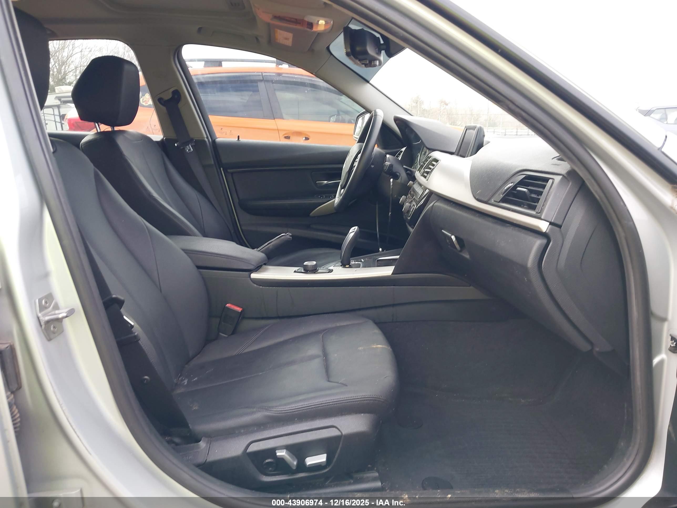 BMW 320I image 5