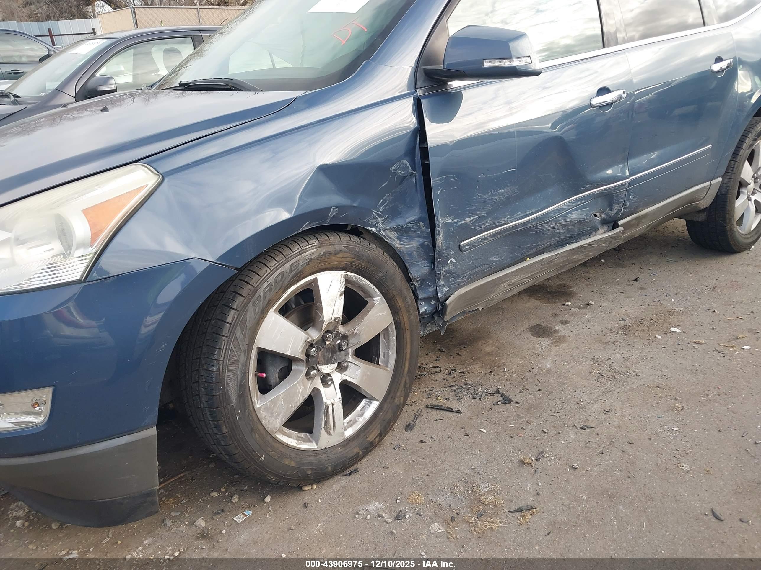 CHEVROLET TRAVERSE image 6