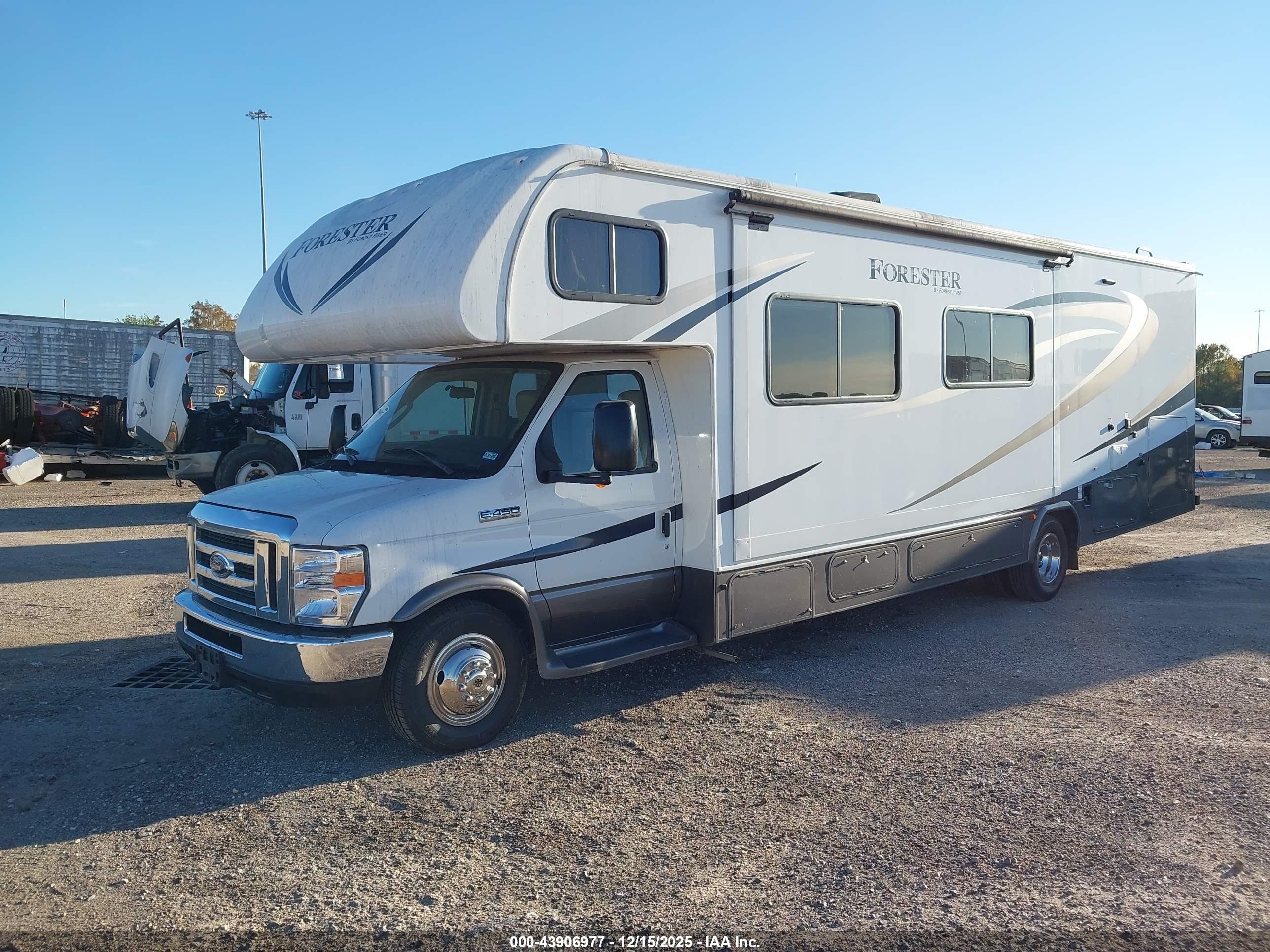 FORD E-450 image 2