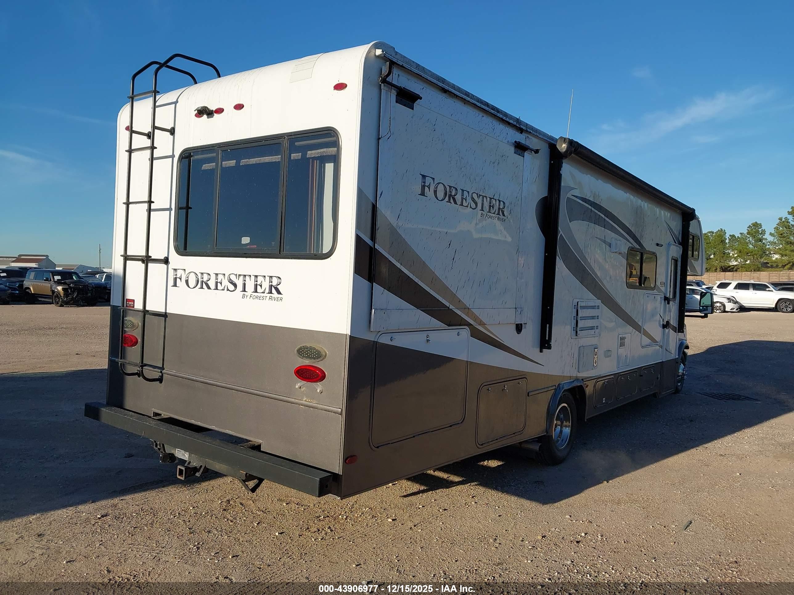 FORD E-450 image 4