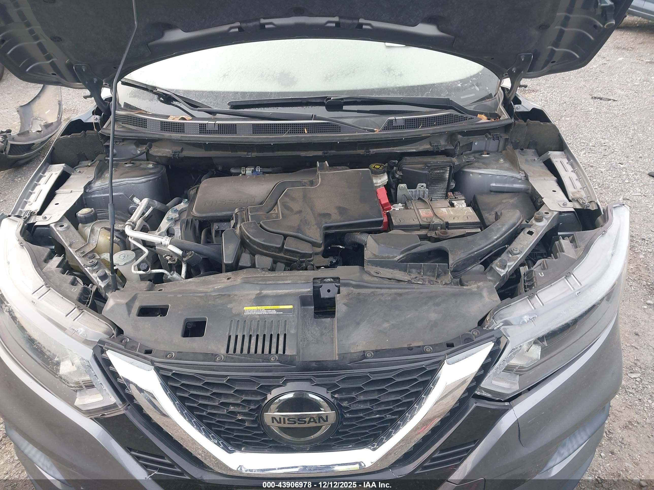 NISSAN ROGUE image 10
