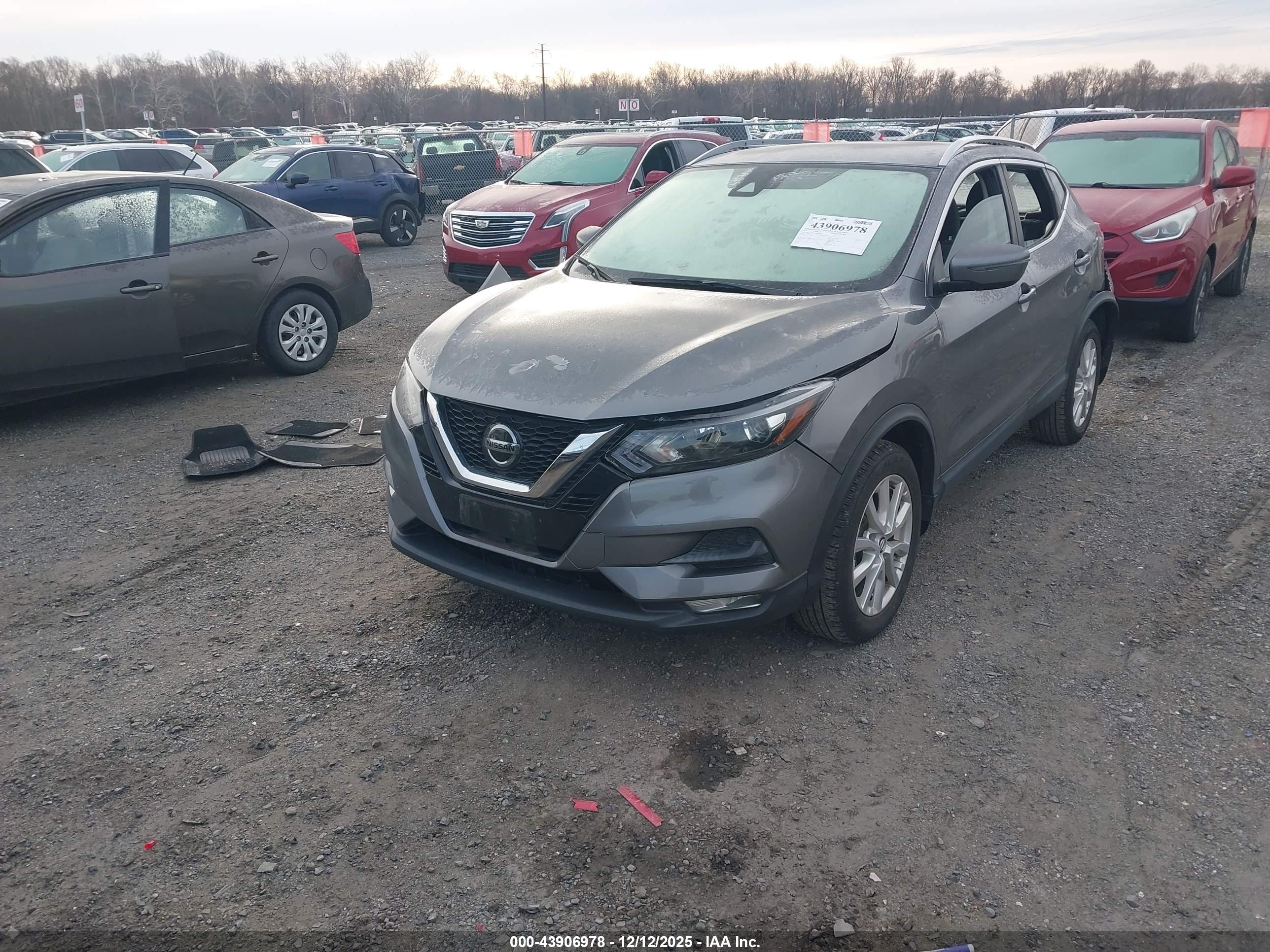 NISSAN ROGUE image 2