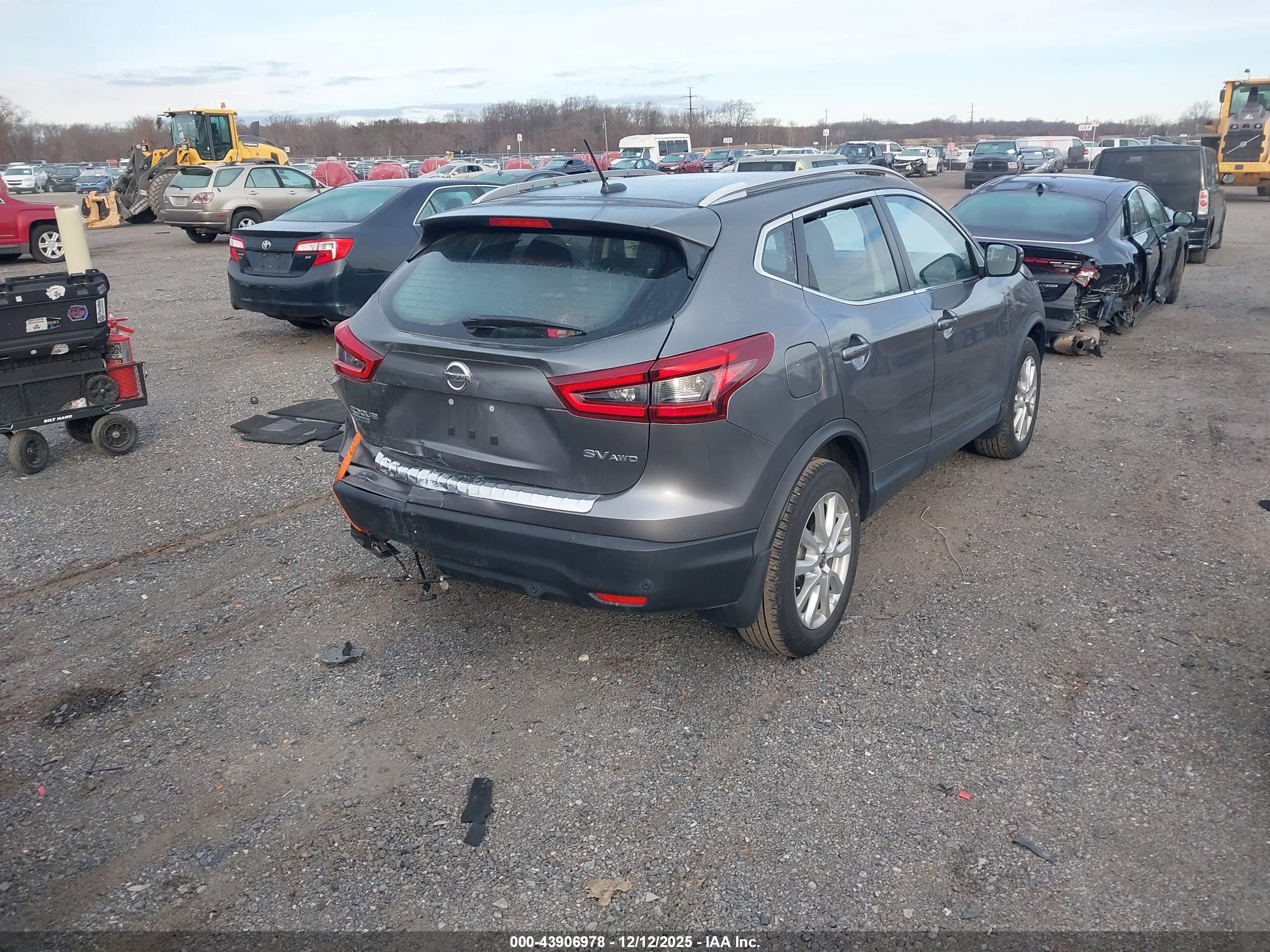 NISSAN ROGUE image 4