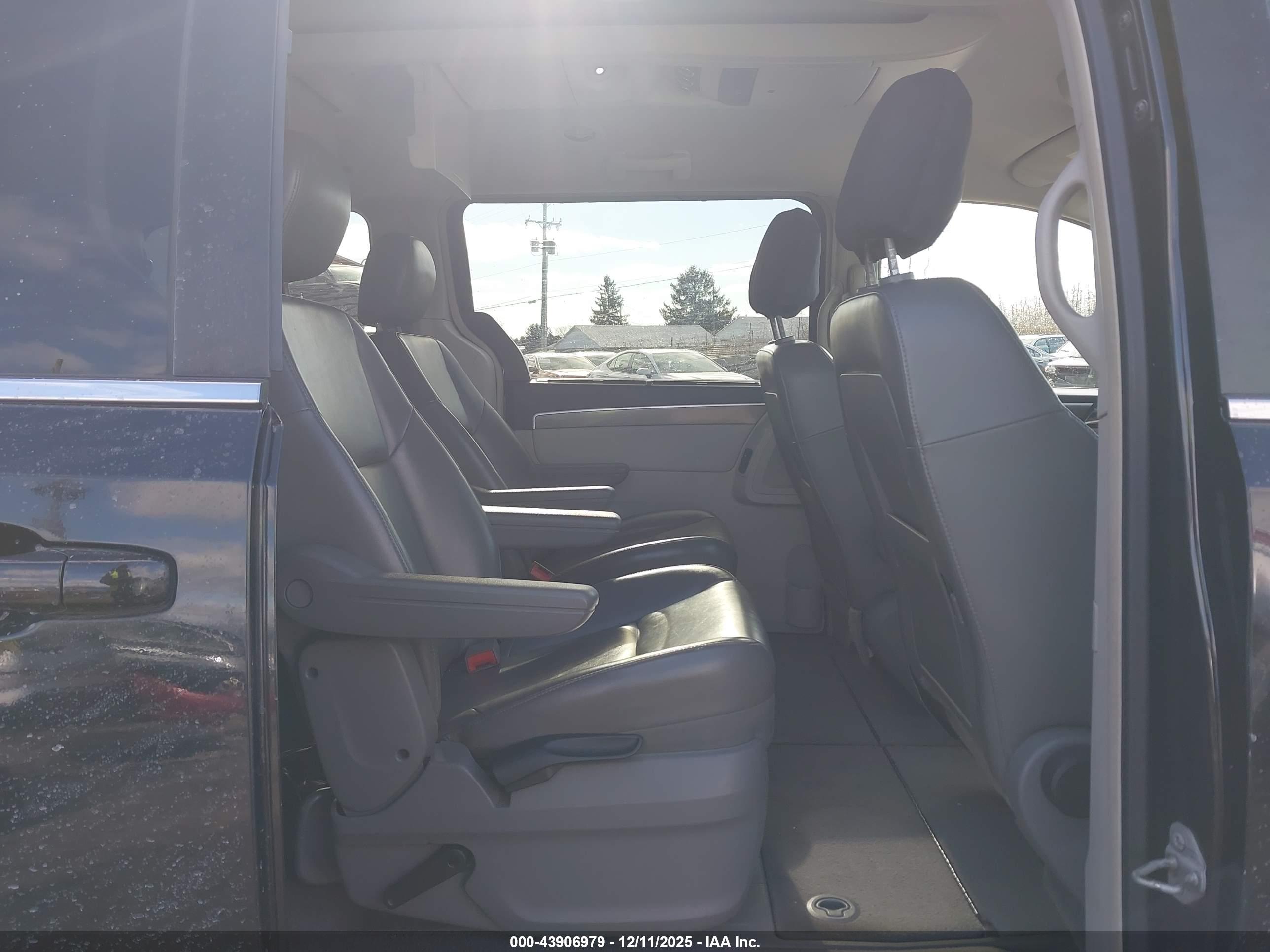 VOLKSWAGEN ROUTAN image 8