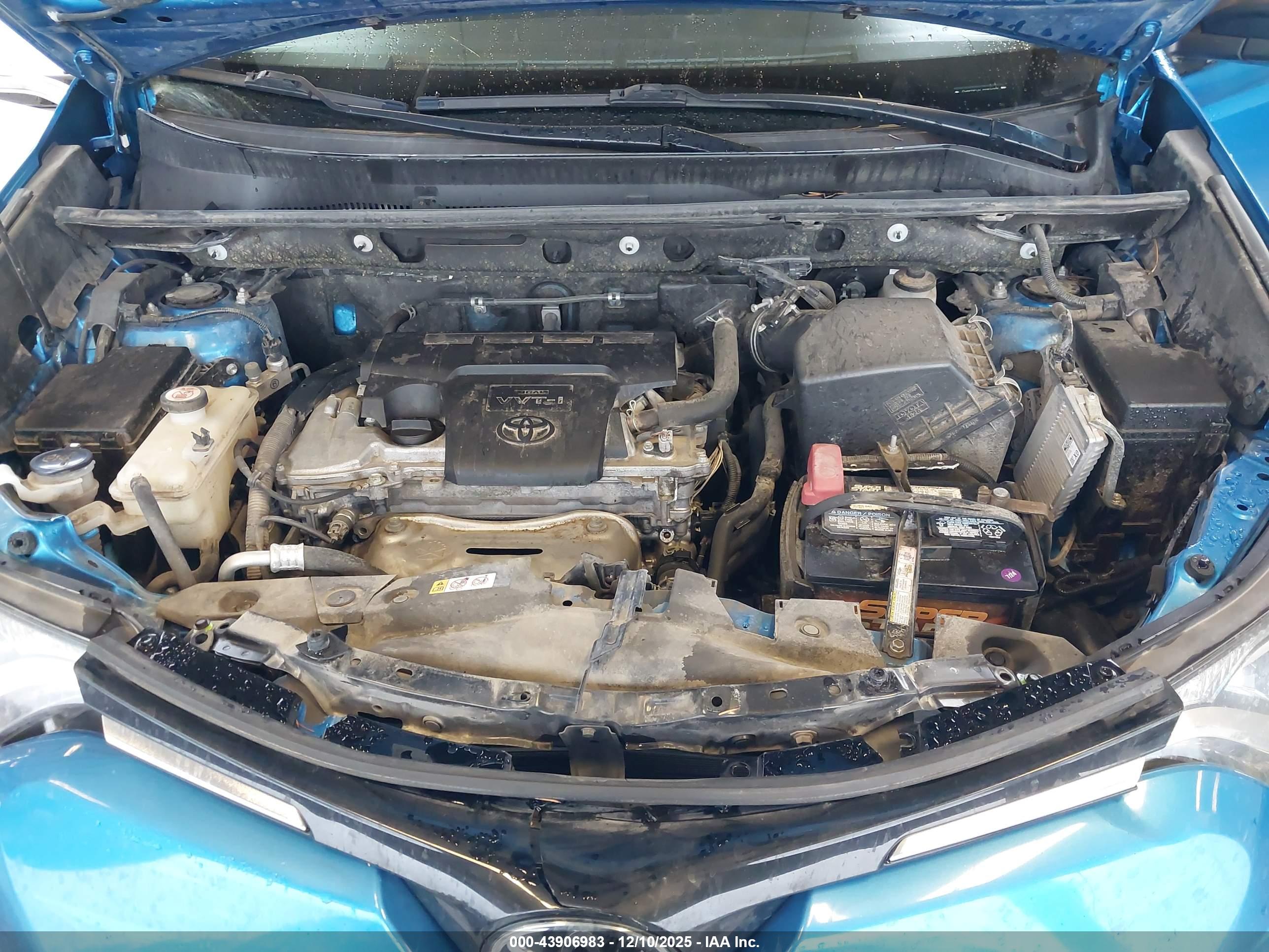 TOYOTA RAV4 image 10