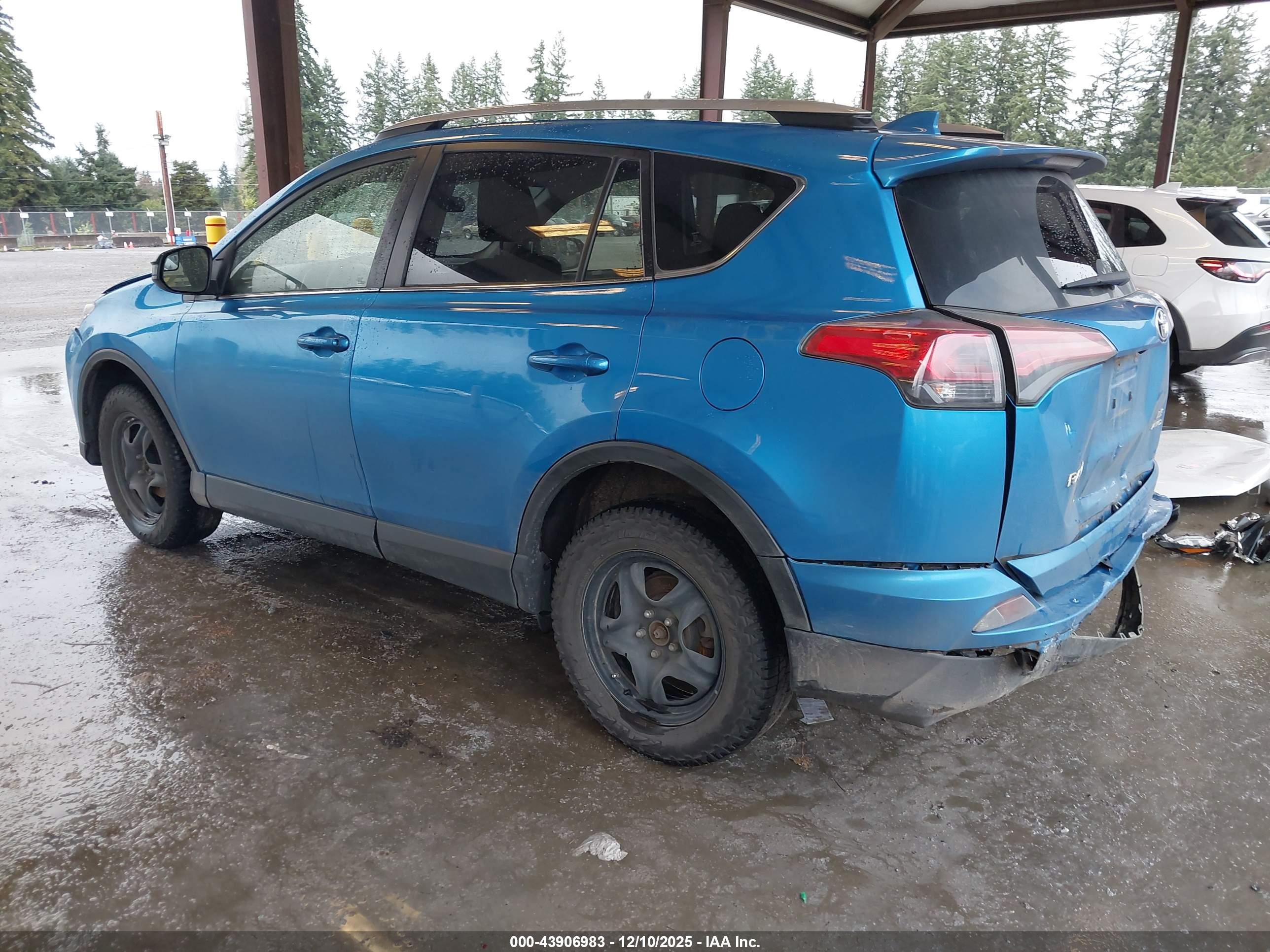 TOYOTA RAV4 image 3