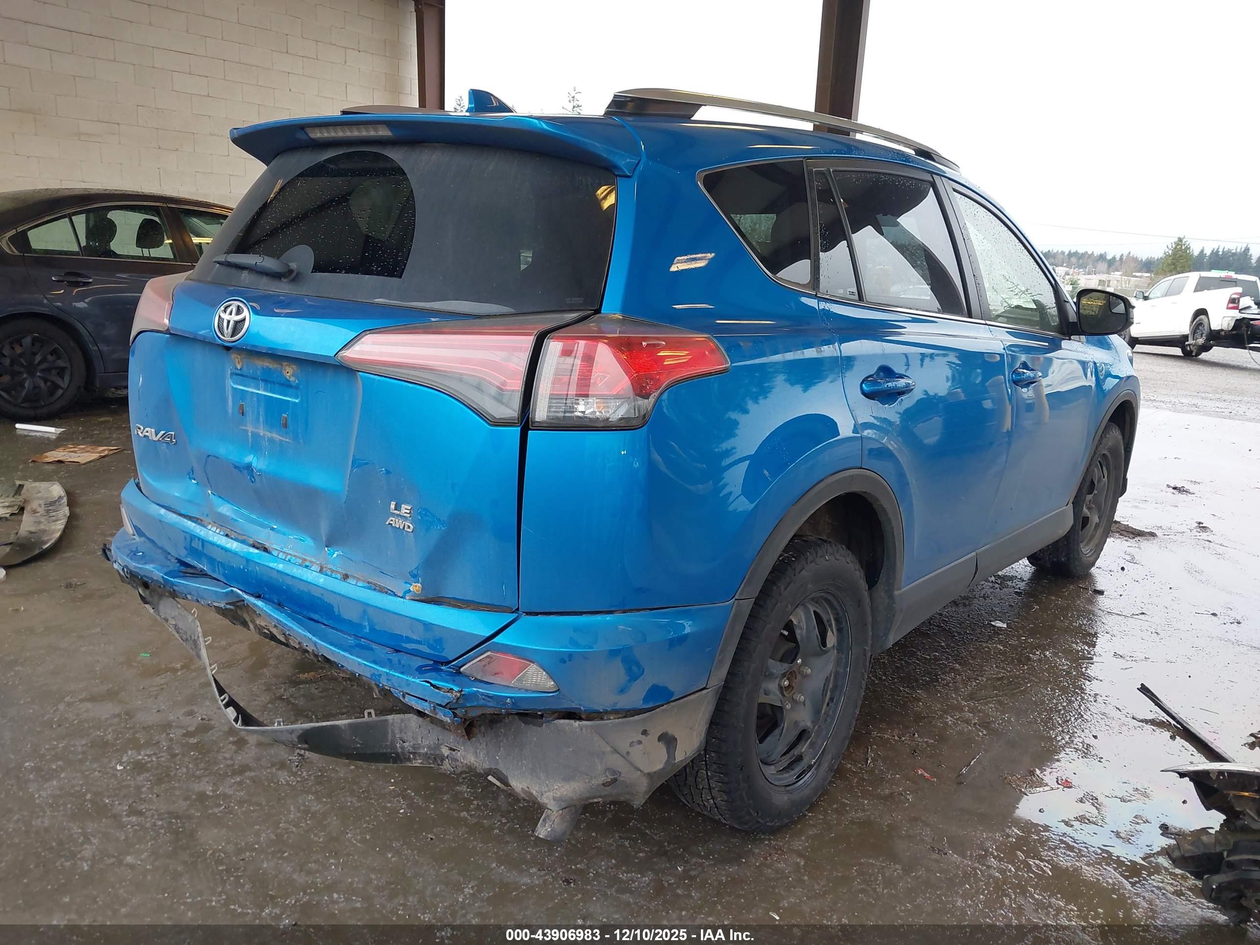 TOYOTA RAV4 image 4