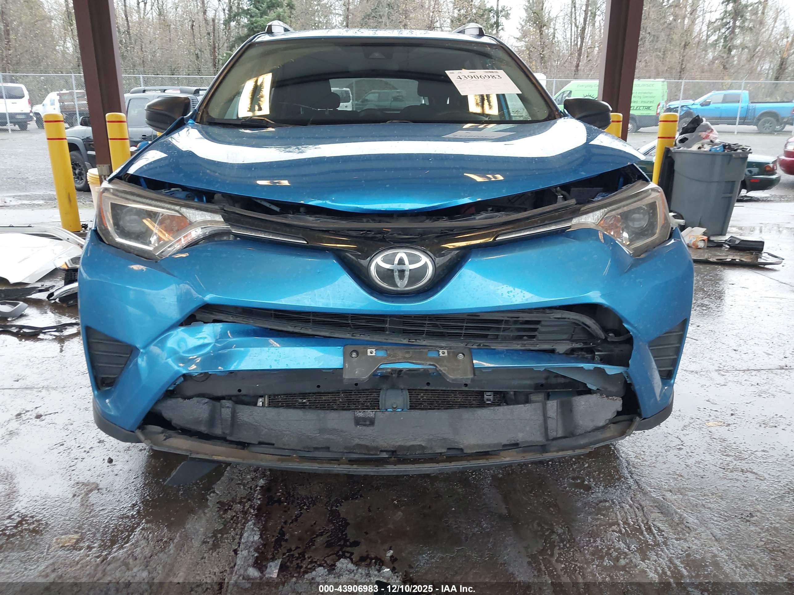 TOYOTA RAV4 image 6