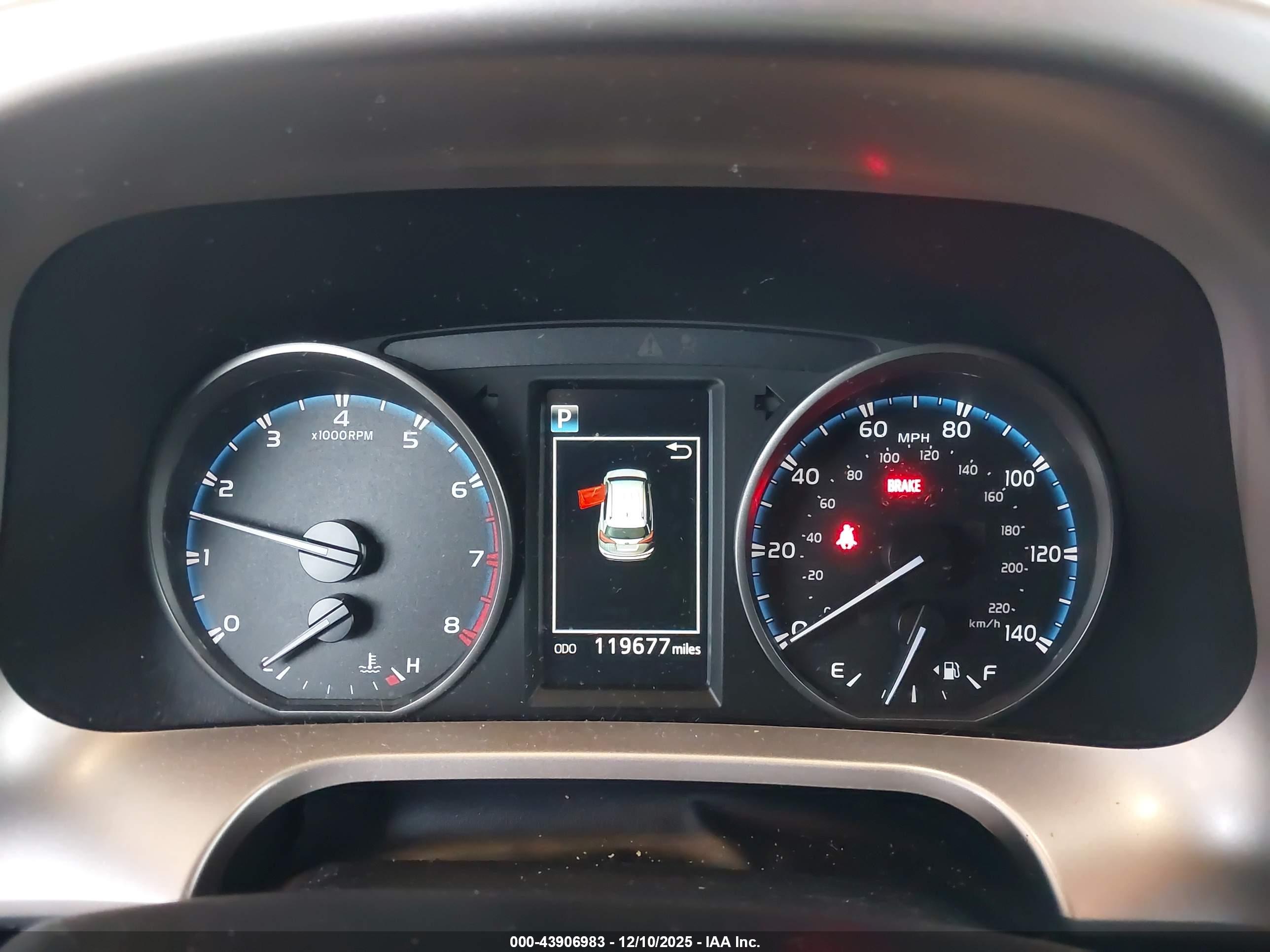 TOYOTA RAV4 image 7