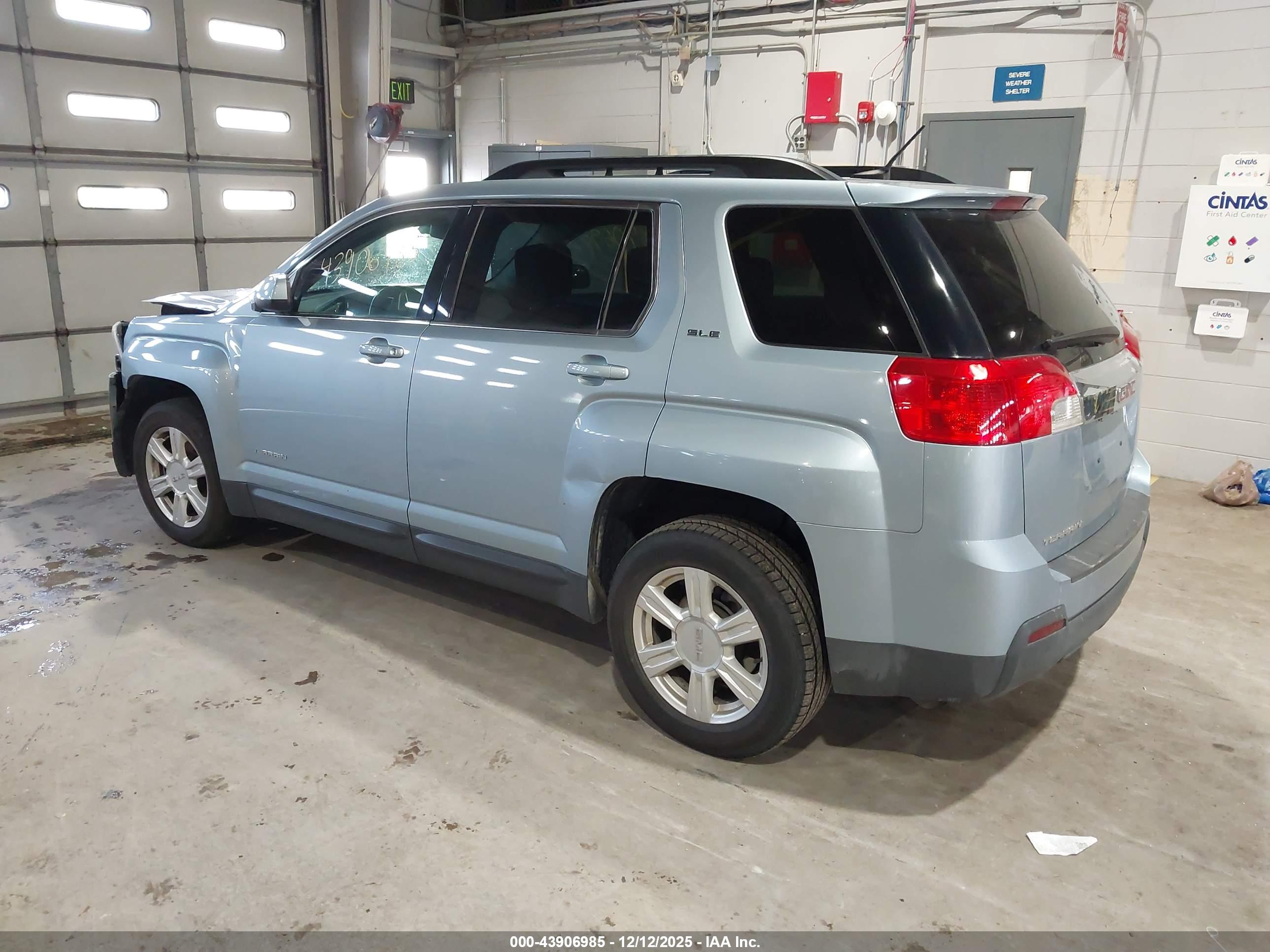GMC TERRAIN image 3
