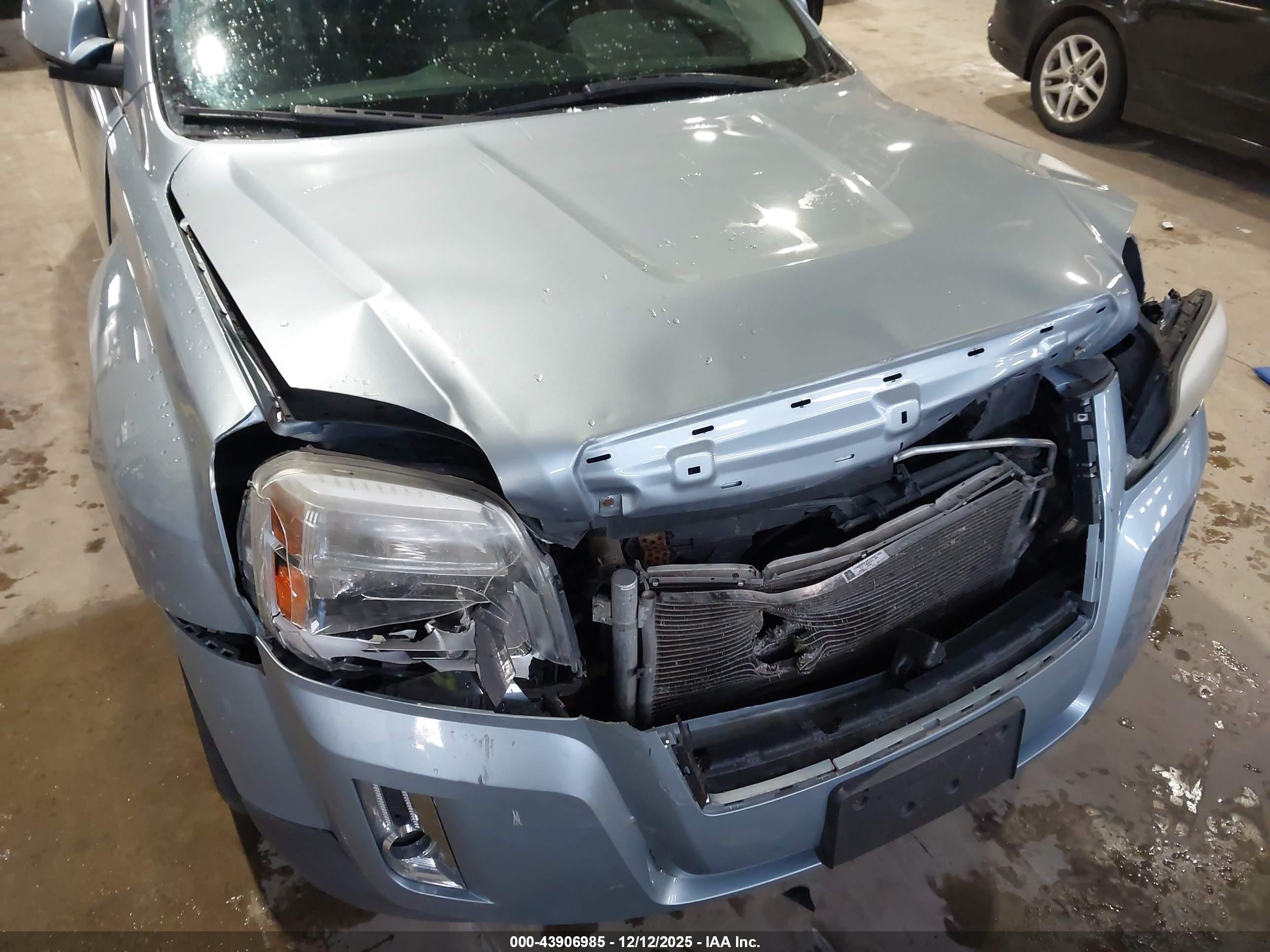 GMC TERRAIN image 6