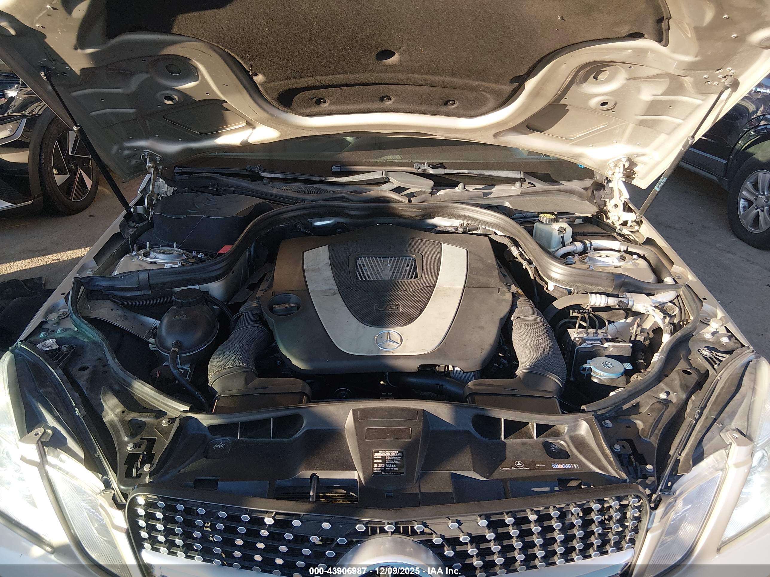 MERCEDES-BENZ E image 10