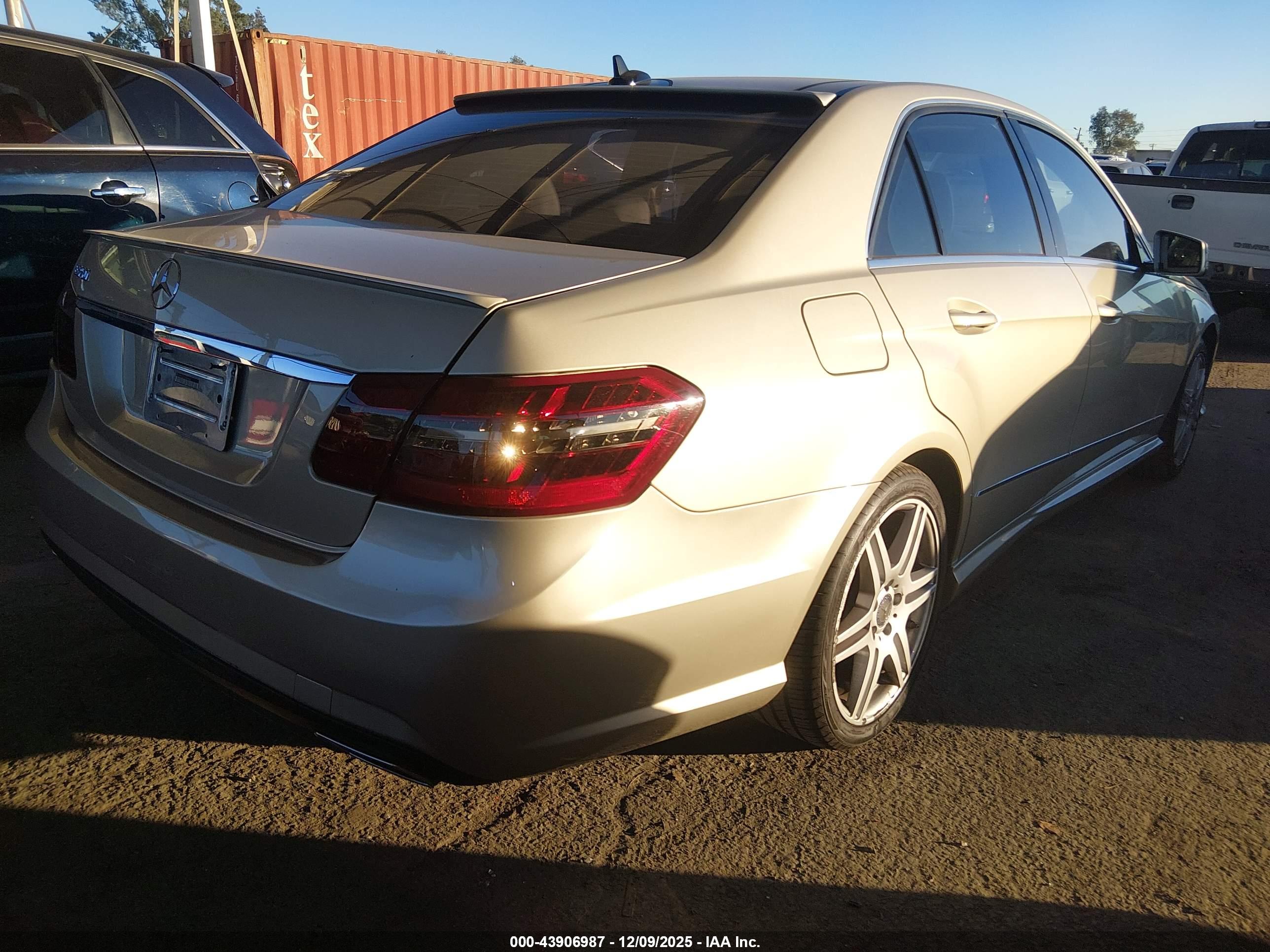 MERCEDES-BENZ E image 4